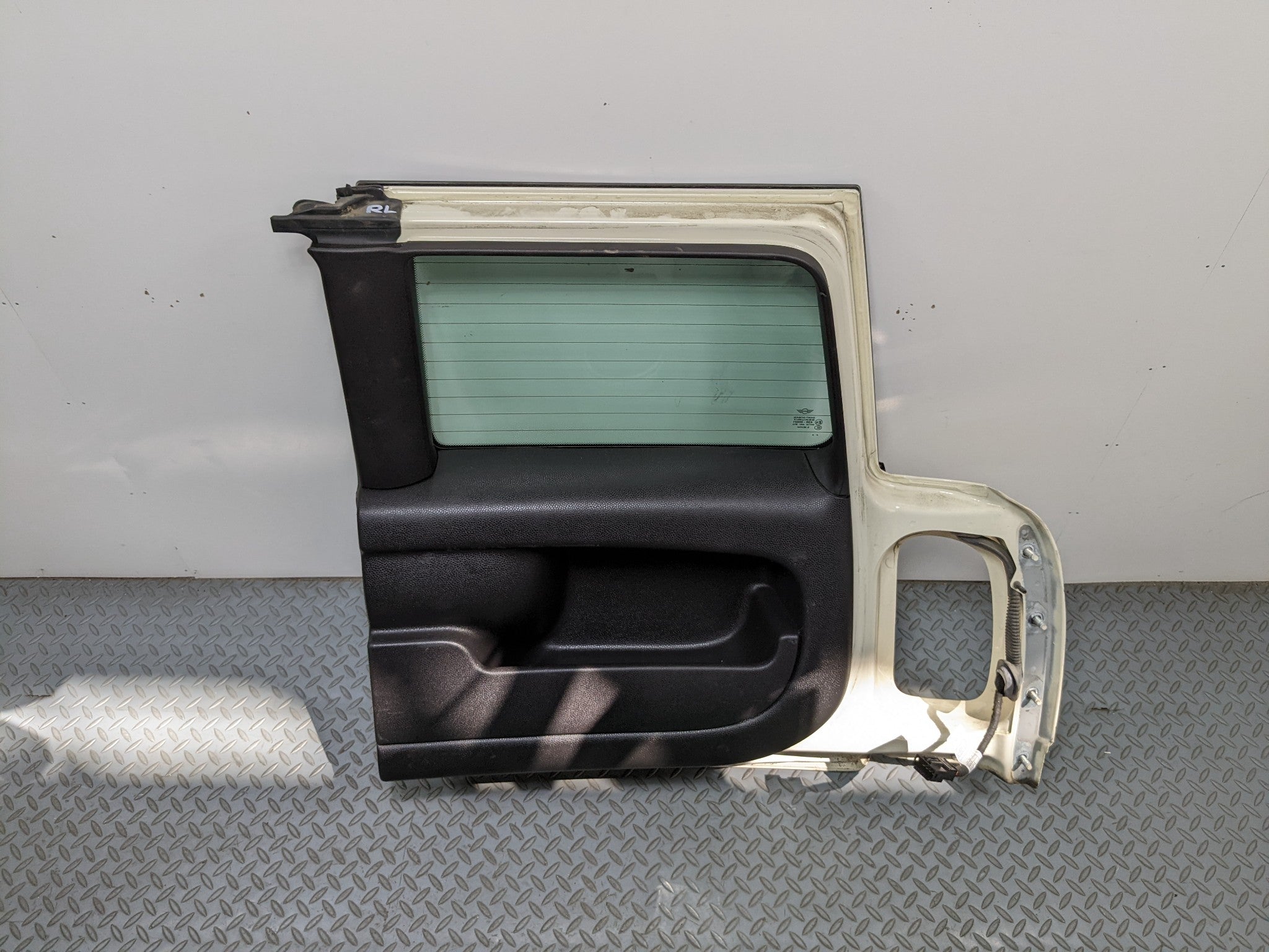 11 - 14 MINI COOPER CLUBMAN OEM TRUNK LID SHELL SPLIT DOOR WITH WINDOW REAR LEFT