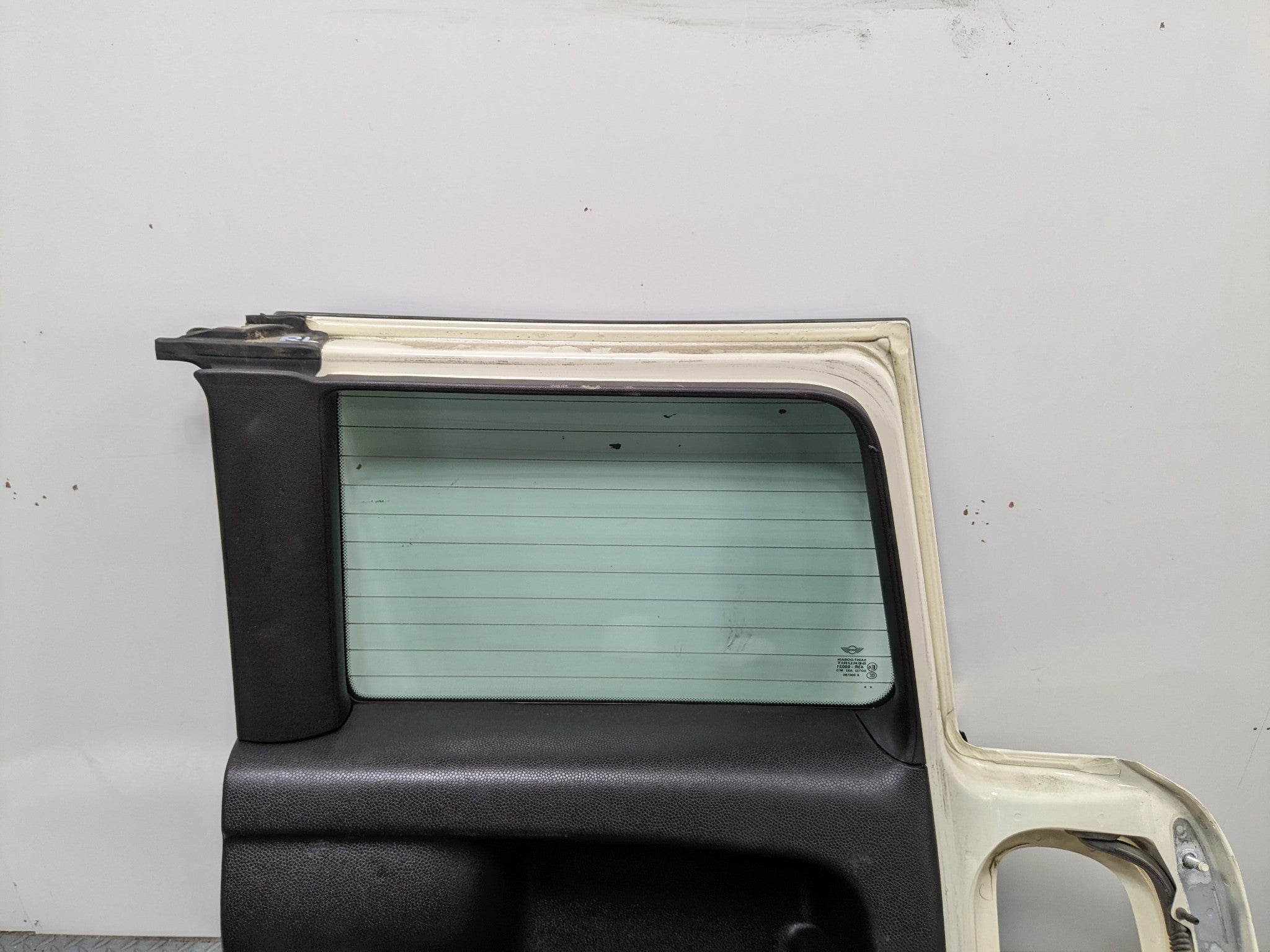 11 - 14 MINI COOPER CLUBMAN OEM TRUNK LID SHELL SPLIT DOOR WITH WINDOW REAR LEFT