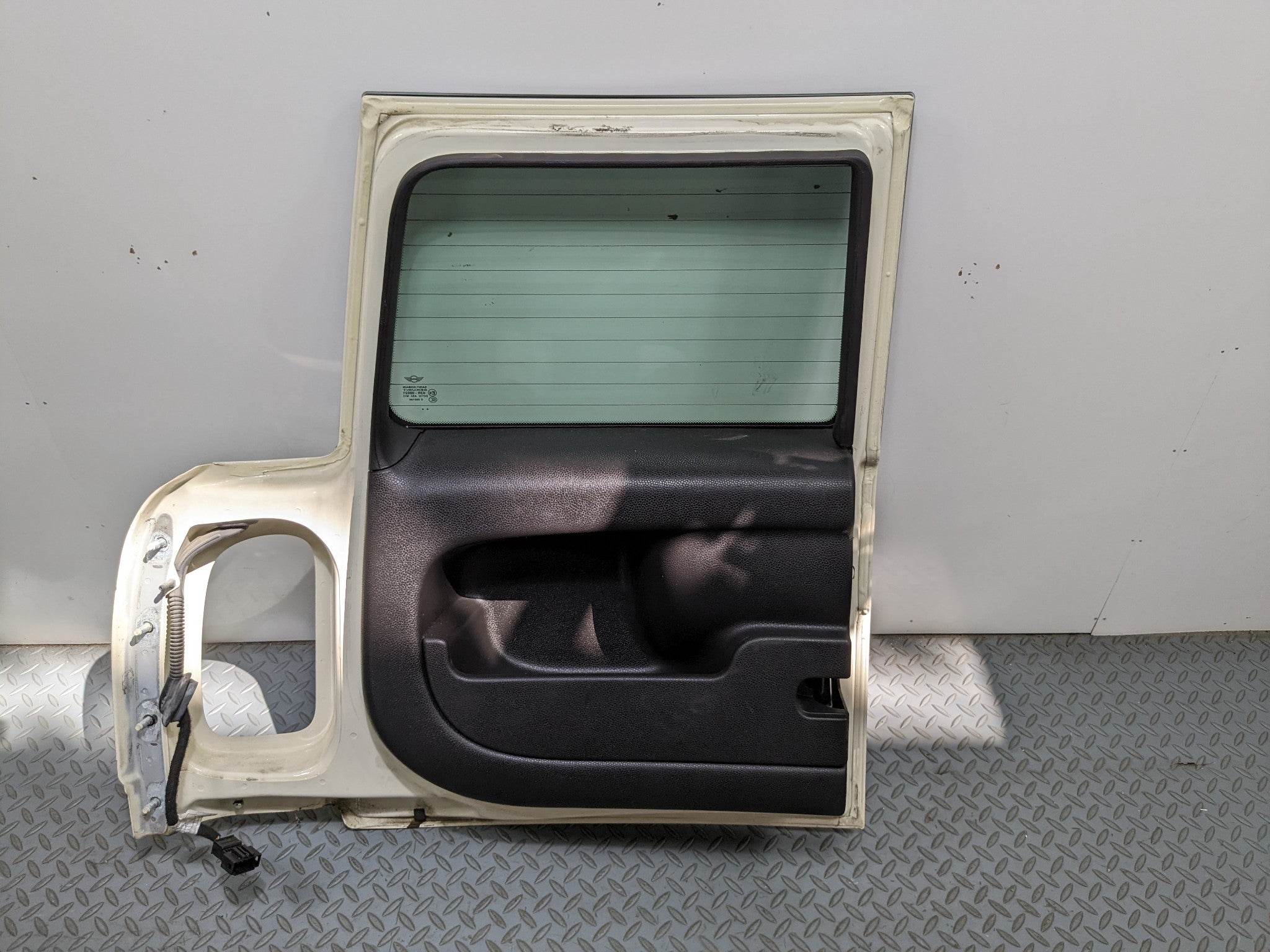 11-14 MINI COOPER CLUBMAN OEM TRUNK LID SHELL SPLIT DOOR WITH WINDOW REAR RIGHT