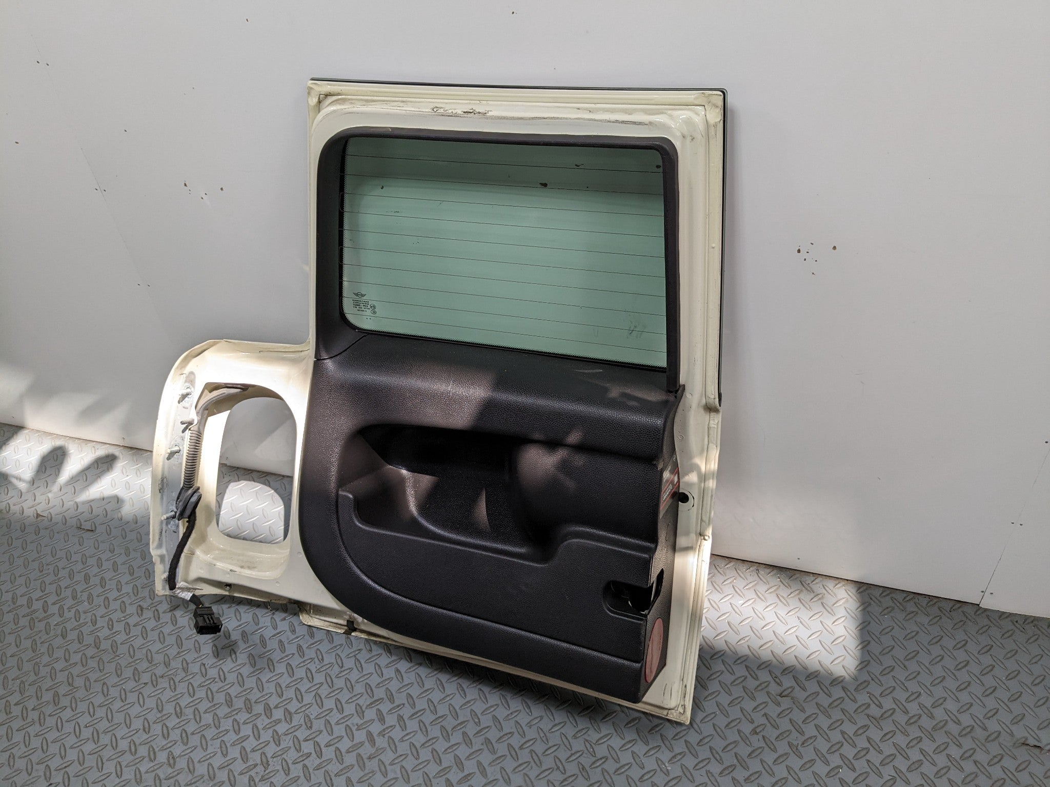 11-14 MINI COOPER CLUBMAN OEM TRUNK LID SHELL SPLIT DOOR WITH WINDOW REAR RIGHT