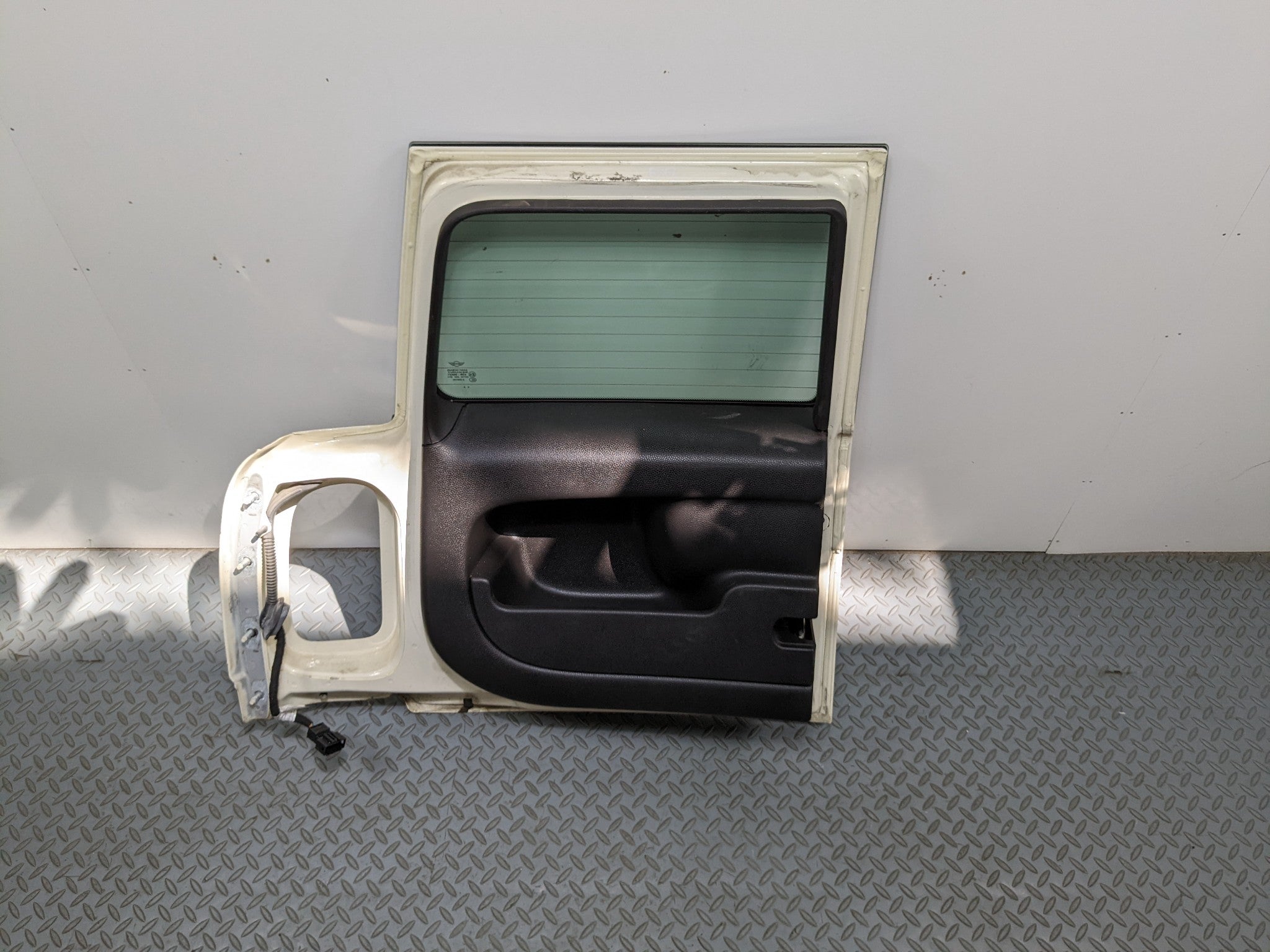 11-14 MINI COOPER CLUBMAN OEM TRUNK LID SHELL SPLIT DOOR WITH WINDOW REAR RIGHT