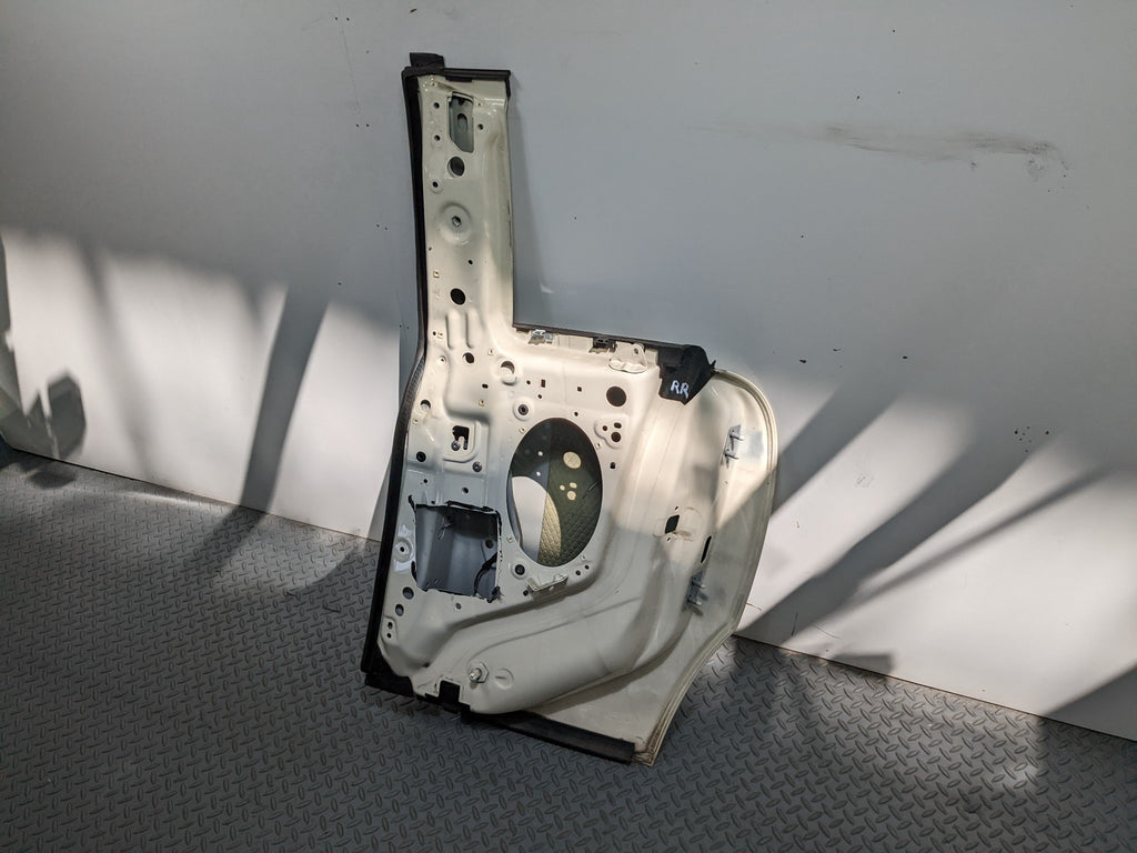 11 - 14 MINI COOPER CLUBMAN OEM DOOR SHELL PANEL PEPPER WHITE REAR RIGHT SIDE