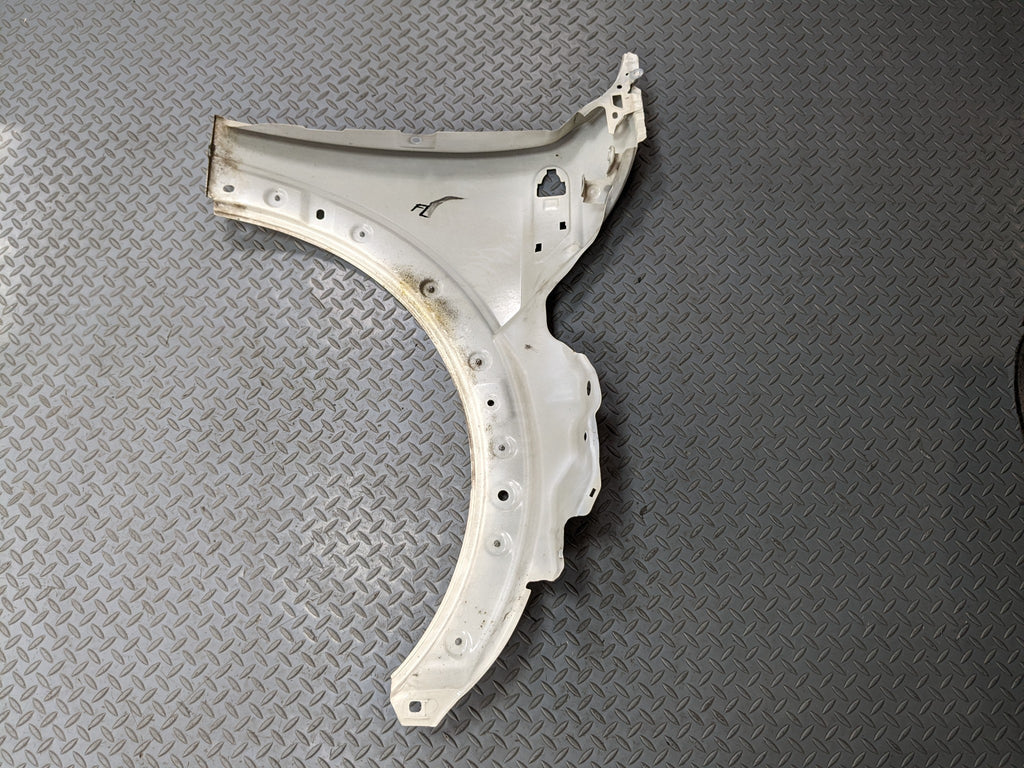 2011 - 2014 MINI COOPER CLUBMAN OEM FENDER COVER PANEL FRONT LEFT DRIVER SIDE