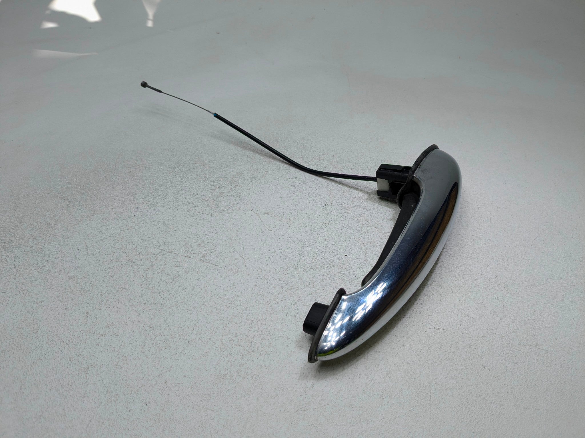 2011 - 2014 MINI COOPER CLUBMAN OEM EXTERIOR DOOR HANDLE FRONT RIGHT SIDE