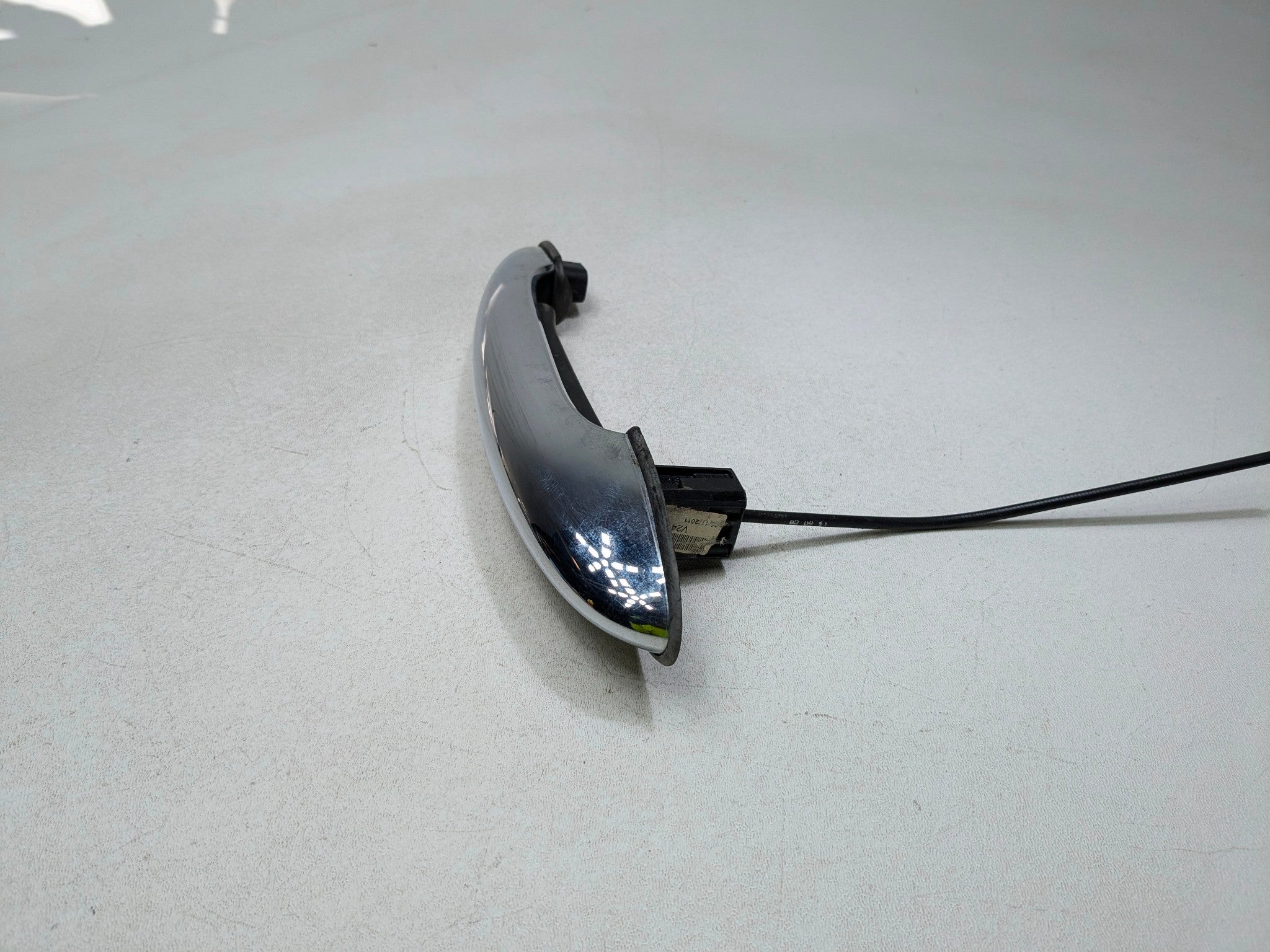 2011 - 2014 MINI COOPER CLUBMAN OEM EXTERIOR DOOR HANDLE FRONT RIGHT SIDE