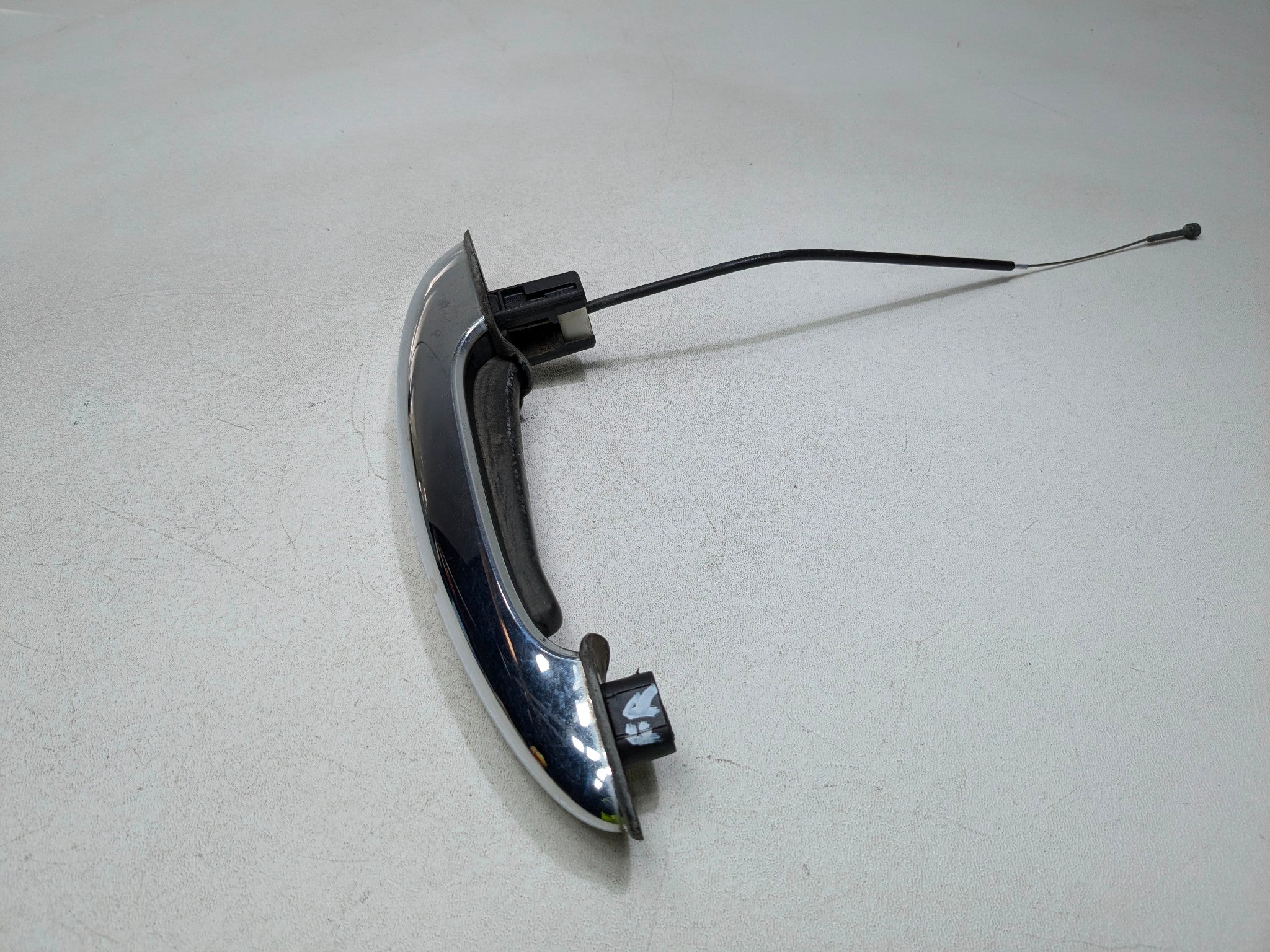 2011 - 2014 MINI COOPER CLUBMAN OEM EXTERIOR DOOR HANDLE FRONT RIGHT SIDE