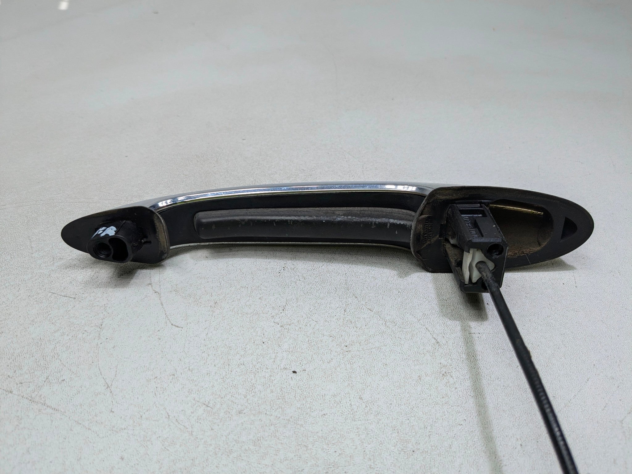 2011 - 2014 MINI COOPER CLUBMAN OEM EXTERIOR DOOR HANDLE FRONT RIGHT SIDE