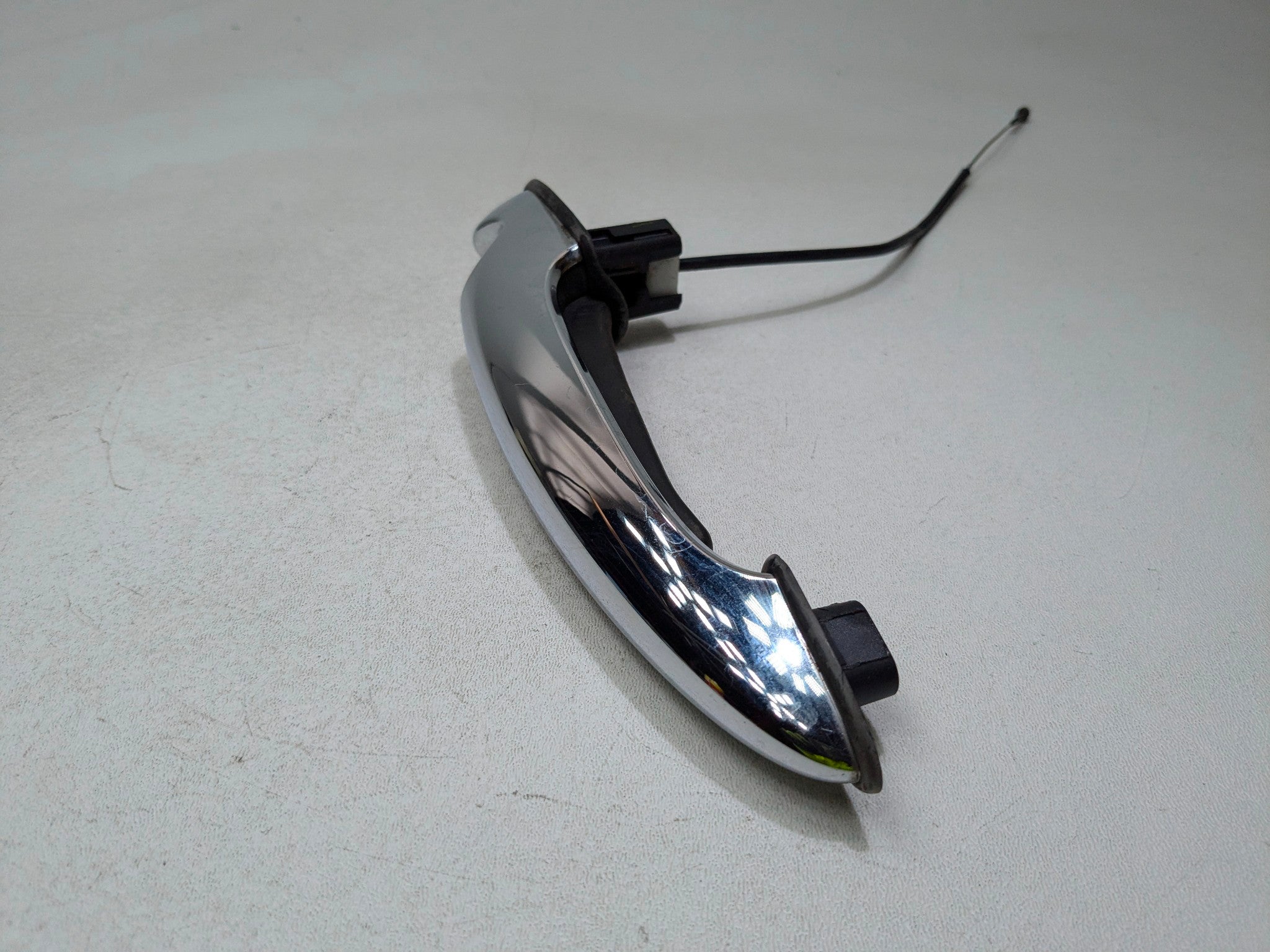 2011 - 2014 MINI COOPER CLUBMAN OEM EXTERIOR DOOR HANDLE FRONT LEFT DRIVER SIDE
