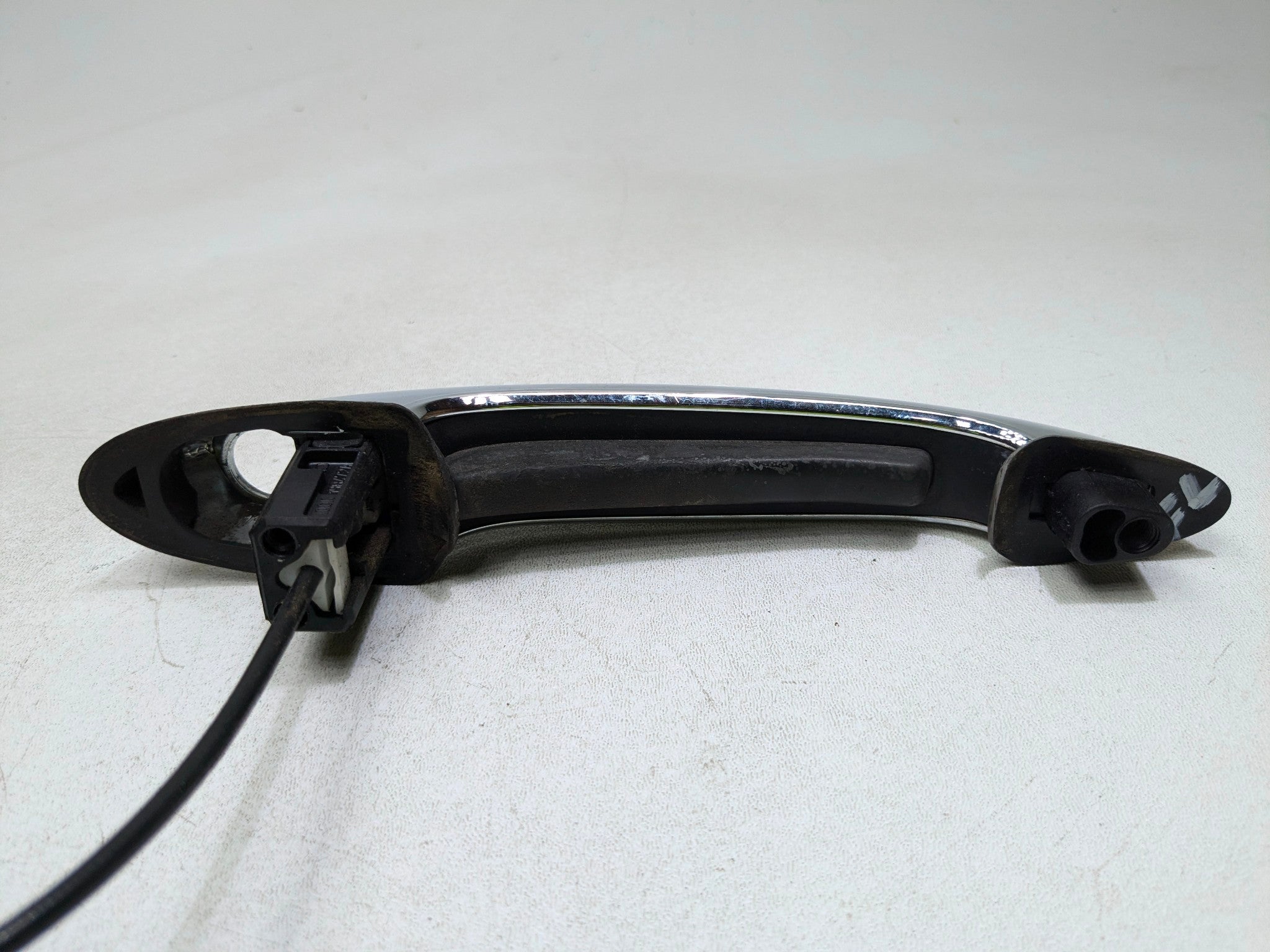 2011 - 2014 MINI COOPER CLUBMAN OEM EXTERIOR DOOR HANDLE FRONT LEFT DRIVER SIDE