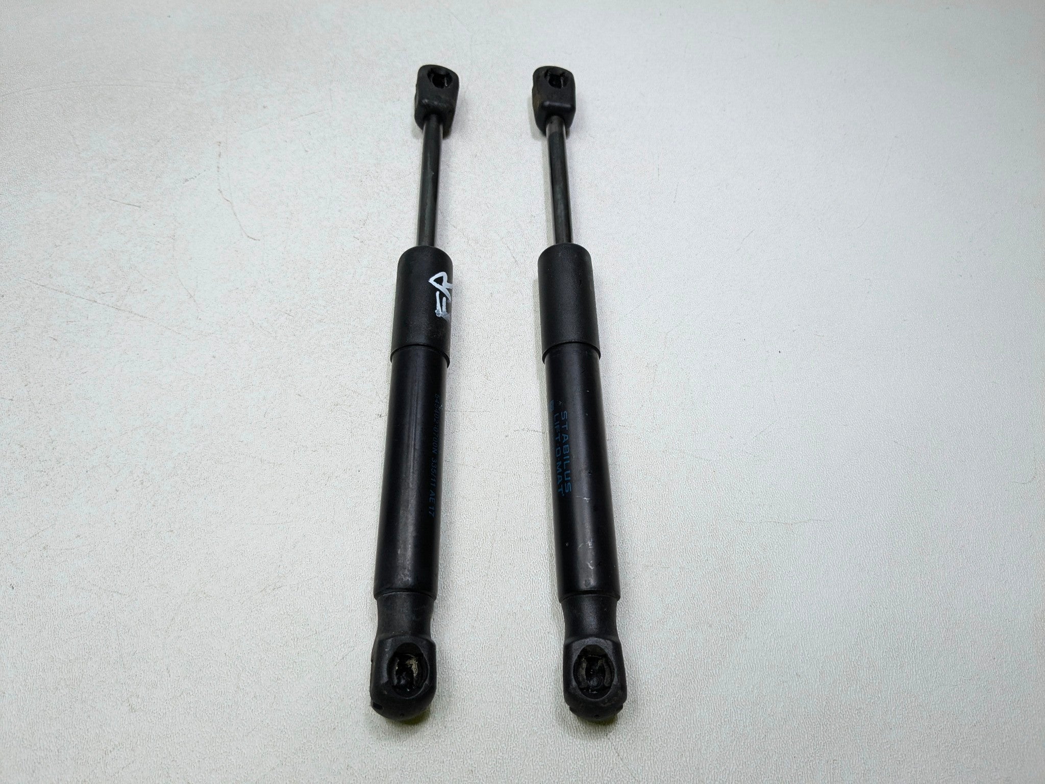 11 - 14 MINI COOPER CLUBMAN OEM HOOD BONNET SHOCK STRUT SUPPORT LEFT AND RIGHT
