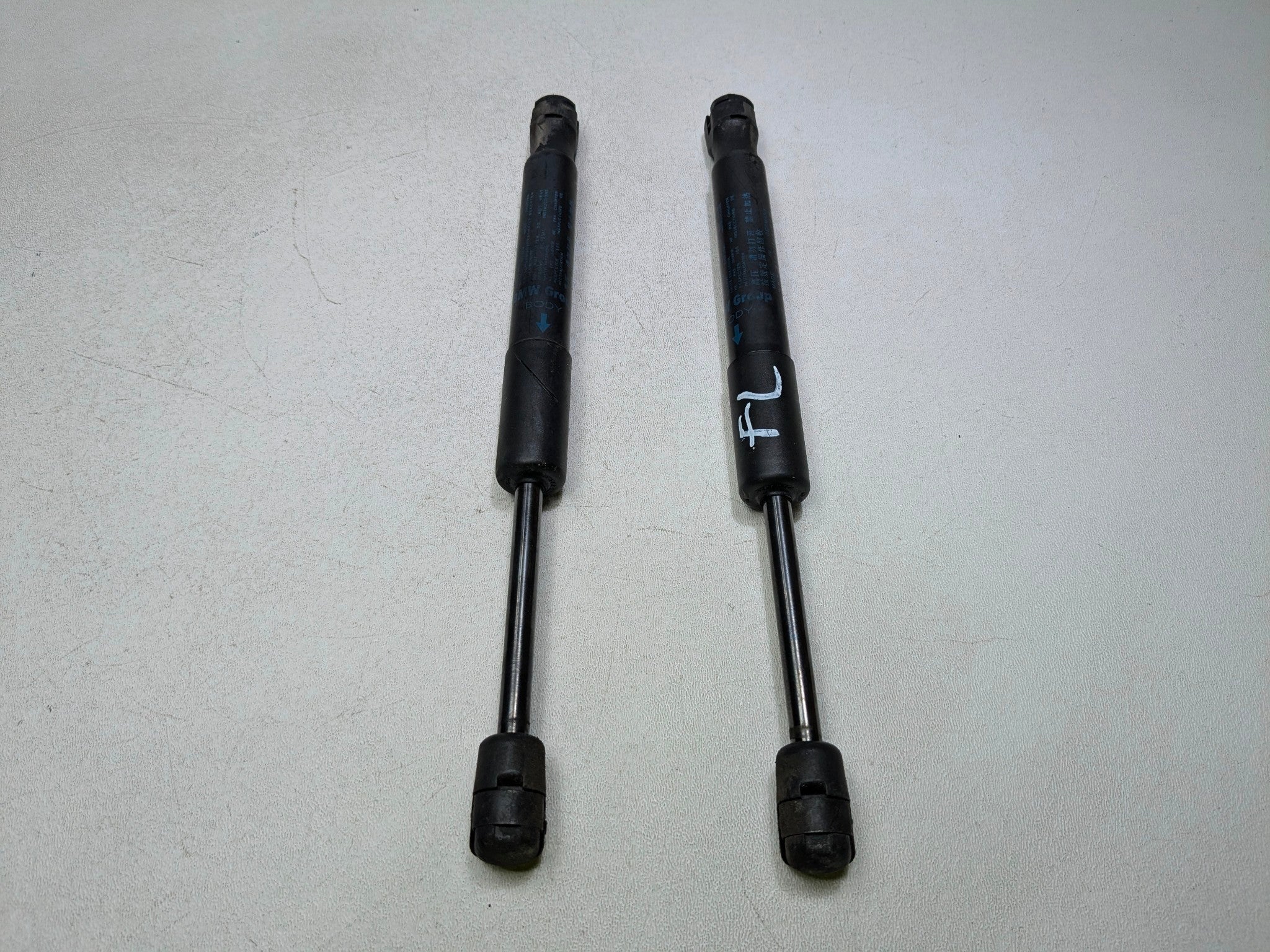 11 - 14 MINI COOPER CLUBMAN OEM HOOD BONNET SHOCK STRUT SUPPORT LEFT AND RIGHT