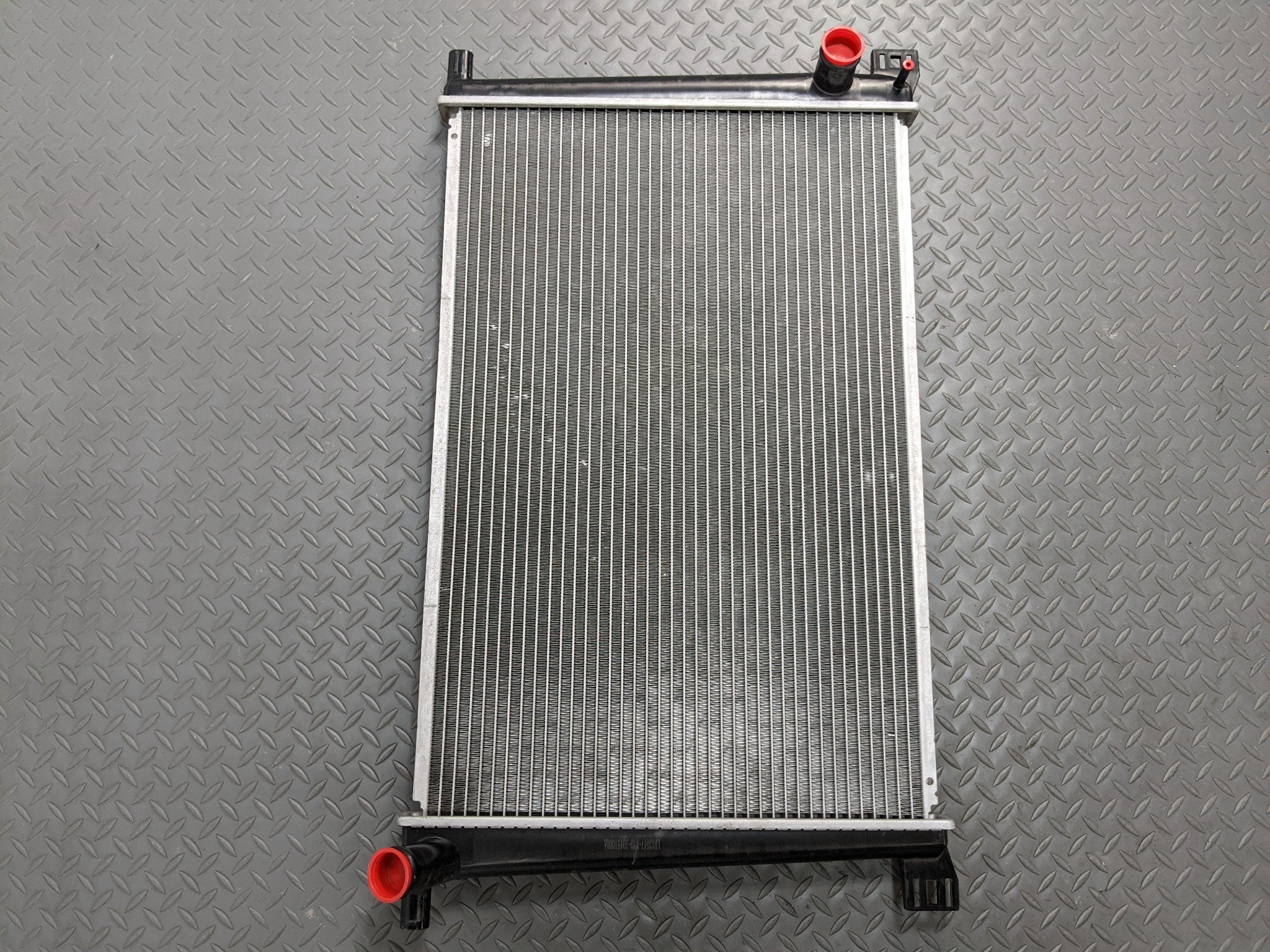 2011 - 2014 MINI COOPER CLUBMAN OEM ENGINE COOLING RADIATOR BASE ASSEMBLY