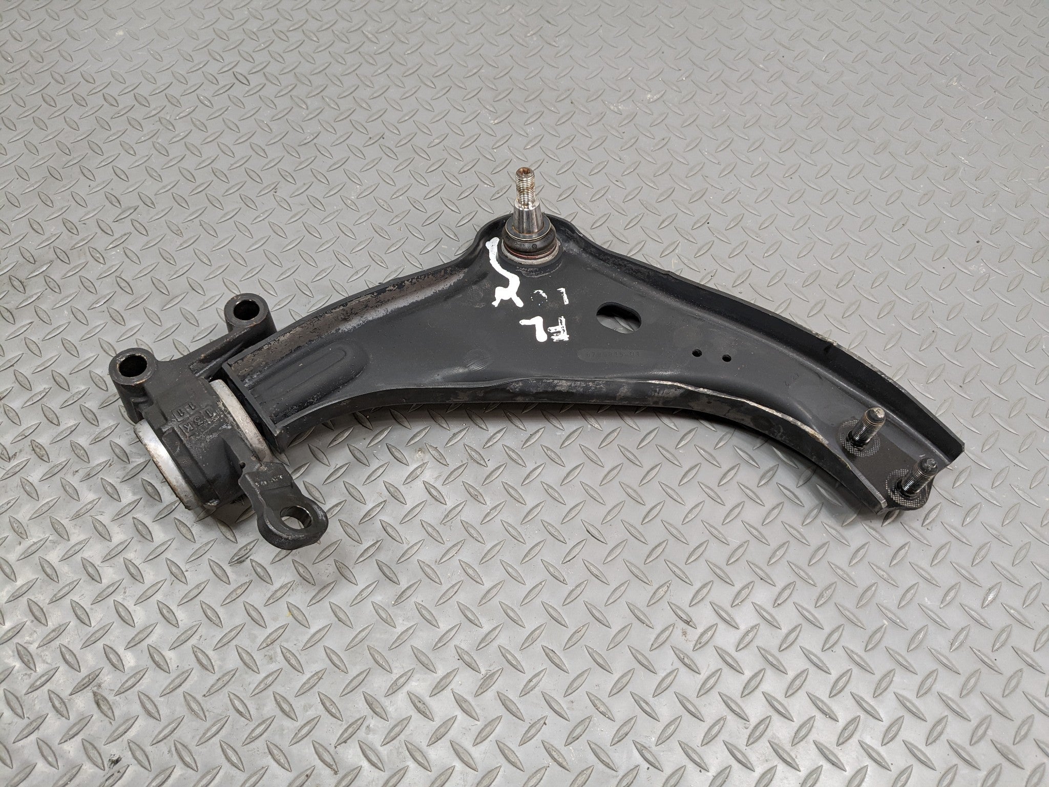 2011 - 2014 MINI COOPER CLUBMAN OEM LOWER CONTROL ARM FRONT LEFT DRIVER SIDE