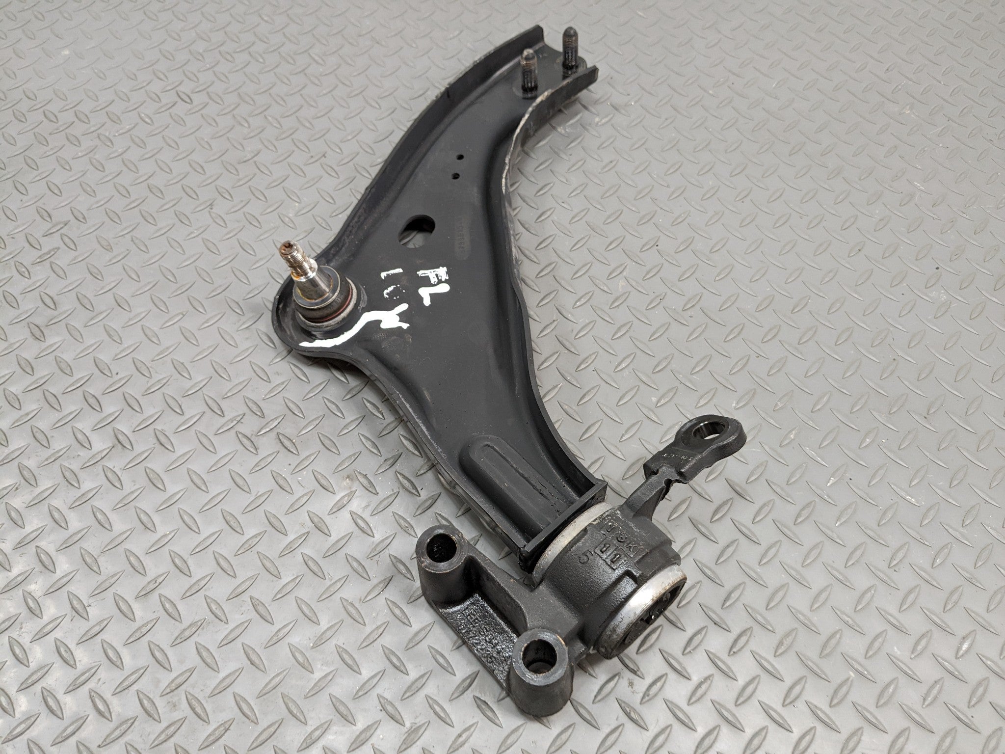 2011 - 2014 MINI COOPER CLUBMAN OEM LOWER CONTROL ARM FRONT LEFT DRIVER SIDE