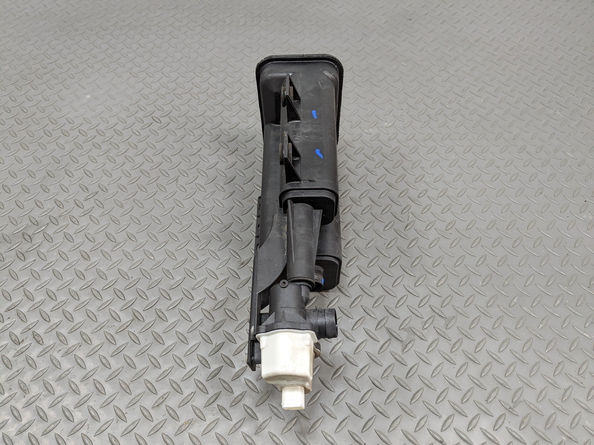 2011 - 2014 MINI COOPER CLUBMAN OEM FUEL VAPOR GAS CHARCOAL EVAPORATOR CANISTER