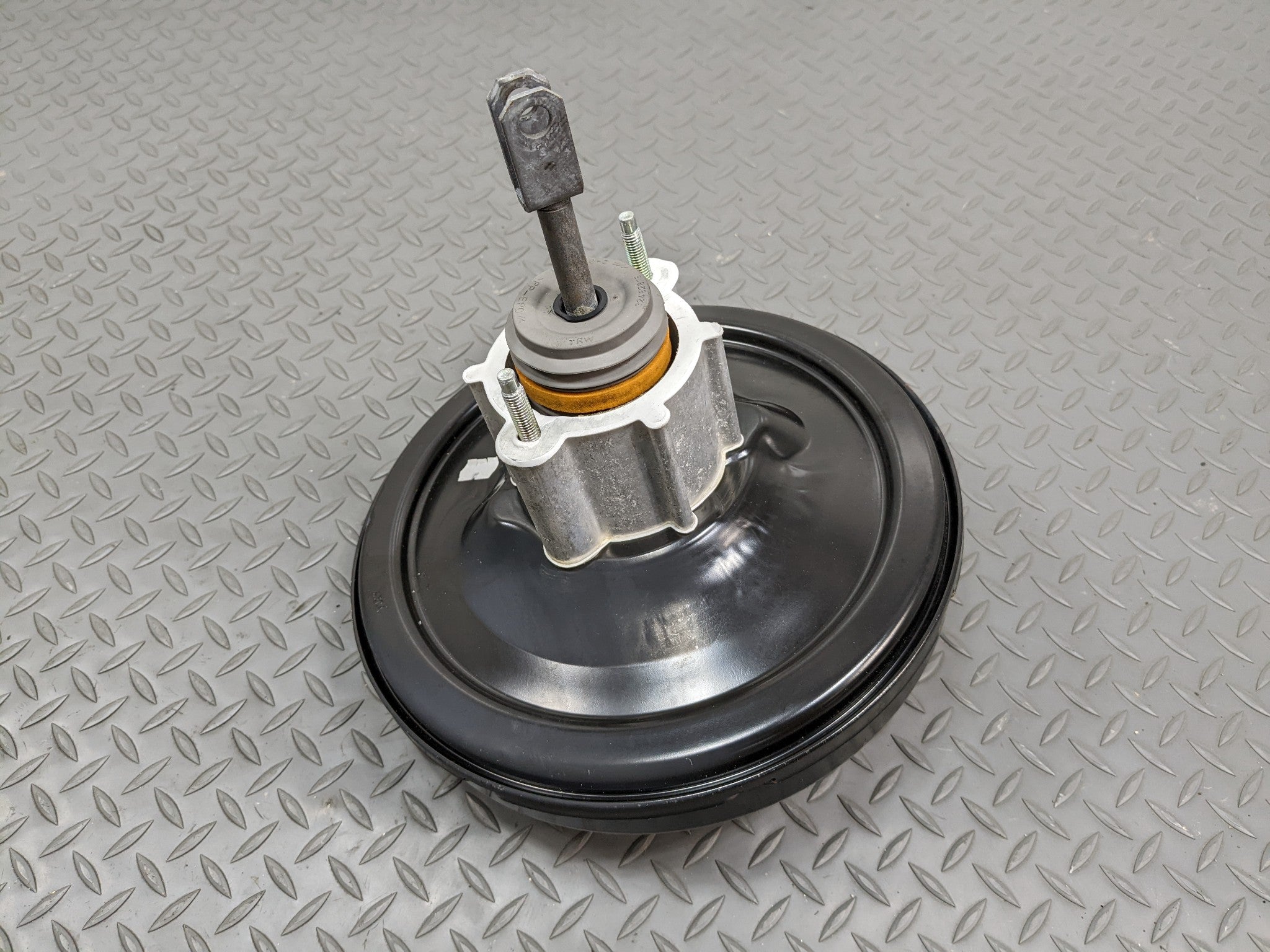 2011 - 2014 MINI COOPER CLUBMAN OEM POWER BRAKE BOOSTER WITHOUT MASTER CYLINDER
