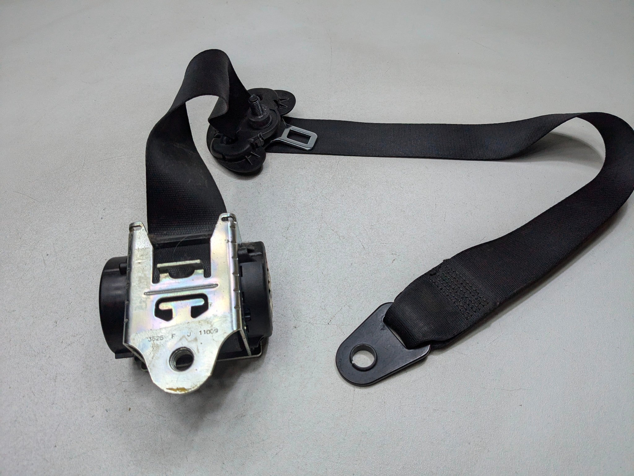 2011 - 2014 MINI COOPER CLUBMAN OEM SEAT BELT RETRACTOR FRONT LEFT DRIVER SIDE