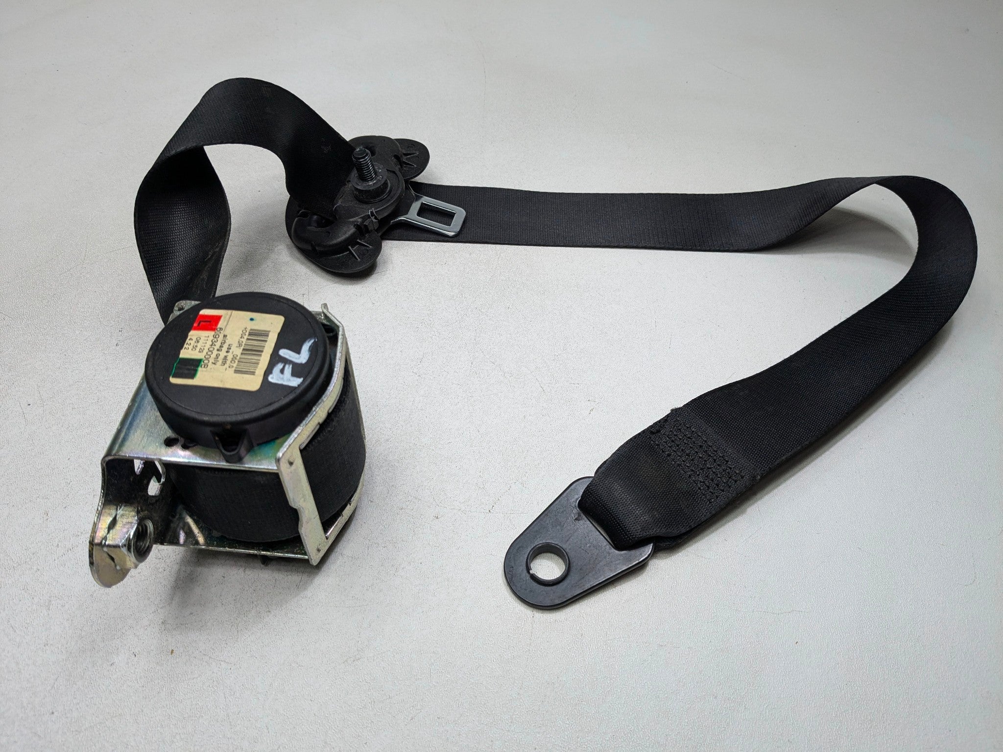 2011 - 2014 MINI COOPER CLUBMAN OEM SEAT BELT RETRACTOR FRONT LEFT DRIVER SIDE