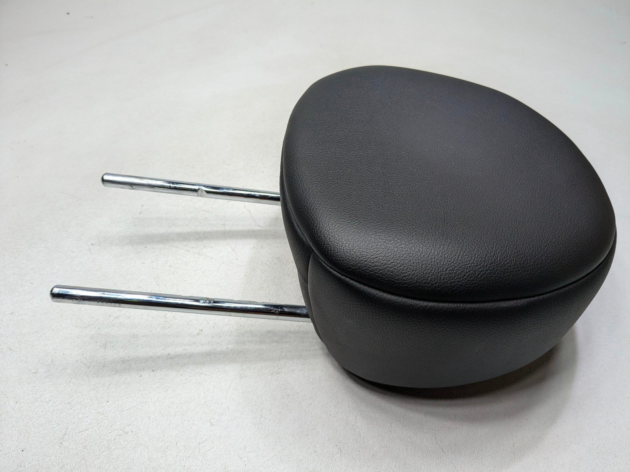 2011 - 2014 MINI COOPER CLUBMAN OEM SEAT HEADREST LEATHER BLACK FRONT RIGHT SIDE
