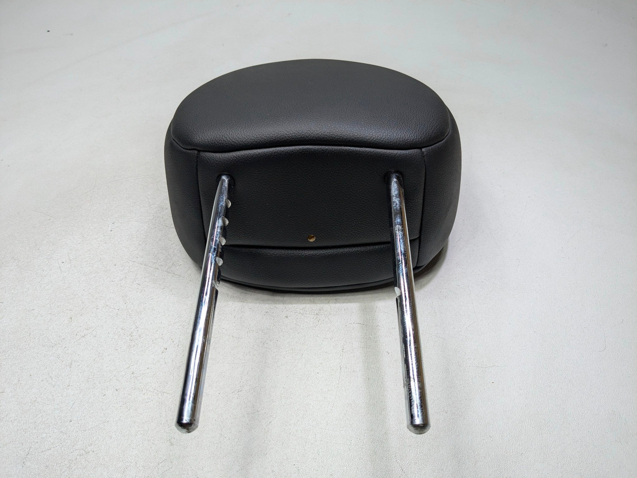 2011 - 2014 MINI COOPER CLUBMAN OEM SEAT HEADREST LEATHER BLACK FRONT RIGHT SIDE