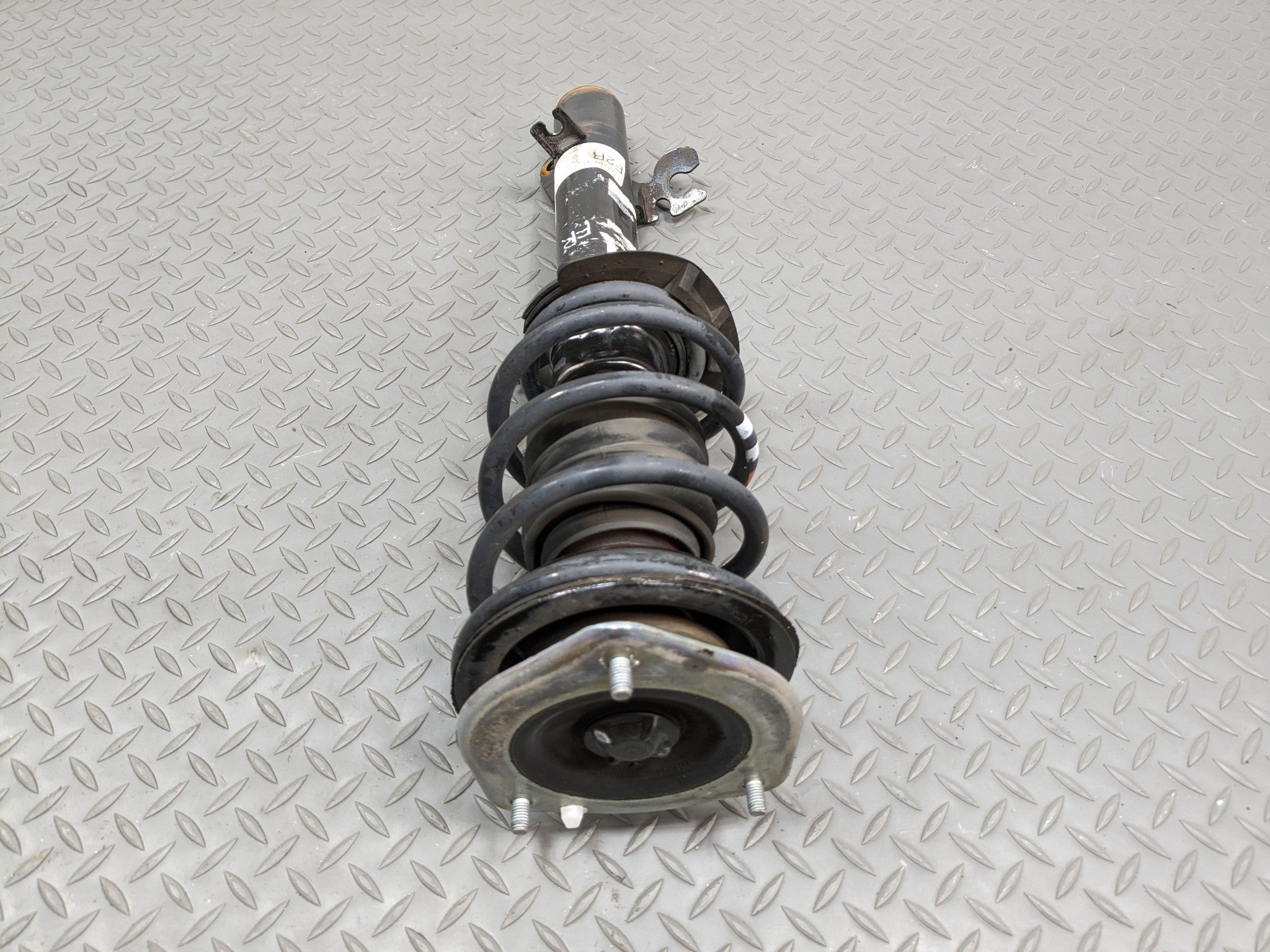 11 - 14 MINI COOPER CLUBMAN OEM SHOCK ABSORBER STRUT ASSEMBLY FRONT RIGHT SIDE