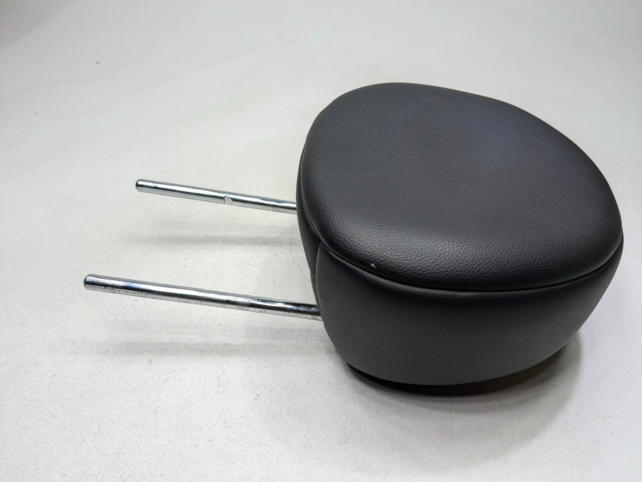 2011 - 2014 MINI COOPER CLUBMAN OEM SEAT HEADREST LEATHER BLACK FRONT LEFT SIDE