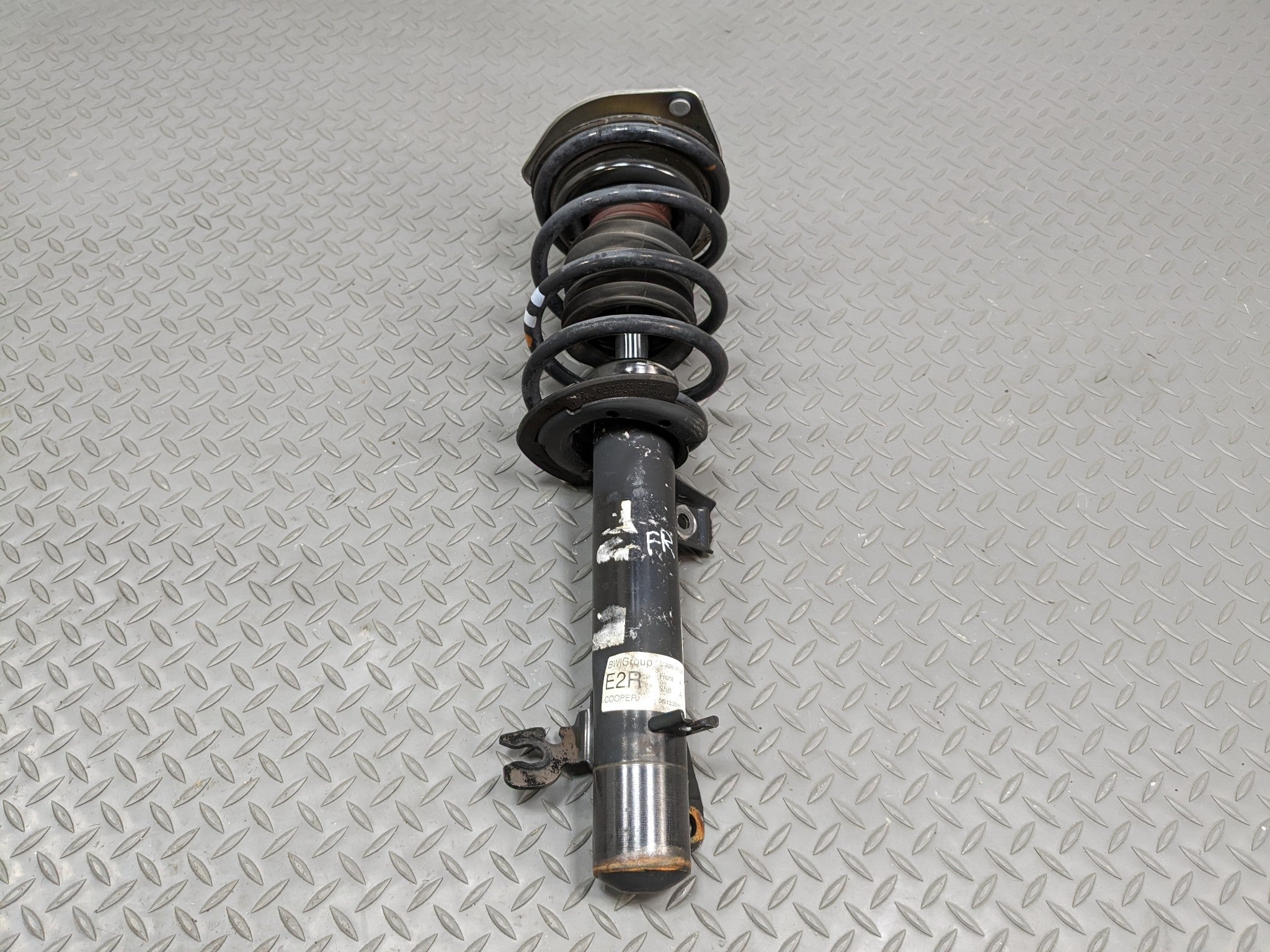 11 - 14 MINI COOPER CLUBMAN OEM SHOCK ABSORBER STRUT ASSEMBLY FRONT RIGHT SIDE