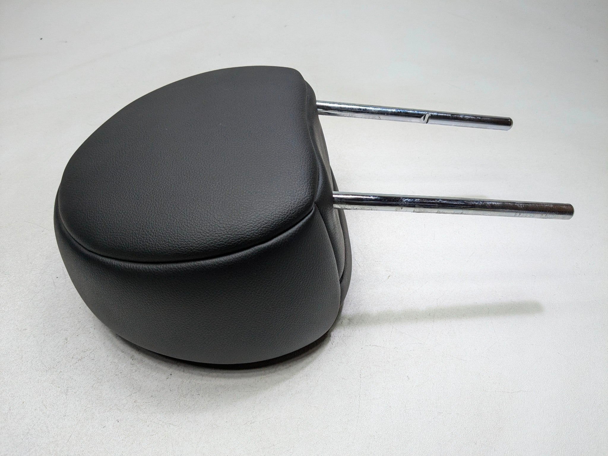 2011 - 2014 MINI COOPER CLUBMAN OEM SEAT HEADREST LEATHER BLACK FRONT LEFT SIDE