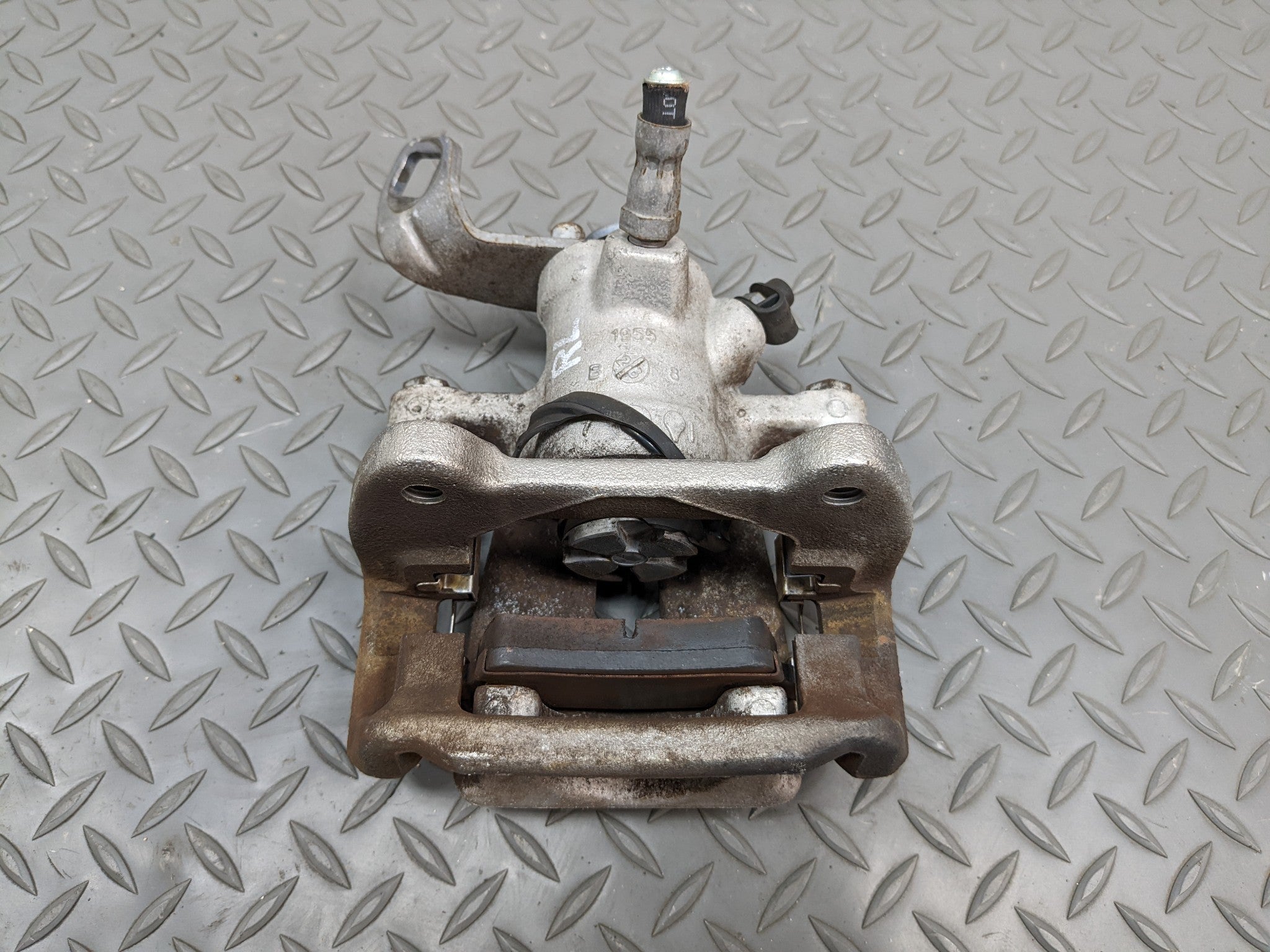 2011 - 2014 MINI COOPER CLUBMAN OEM BRAKE CALIPER REAR LEFT DRIVER SIDE