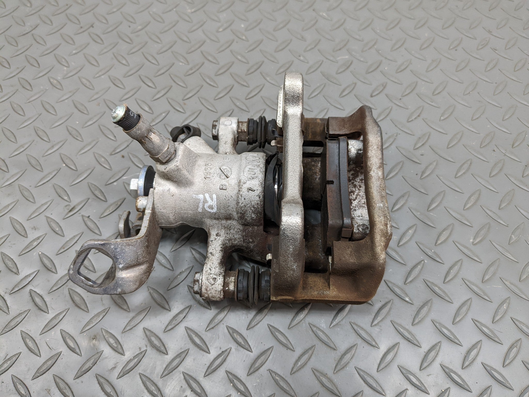 2011 - 2014 MINI COOPER CLUBMAN OEM BRAKE CALIPER REAR LEFT DRIVER SIDE