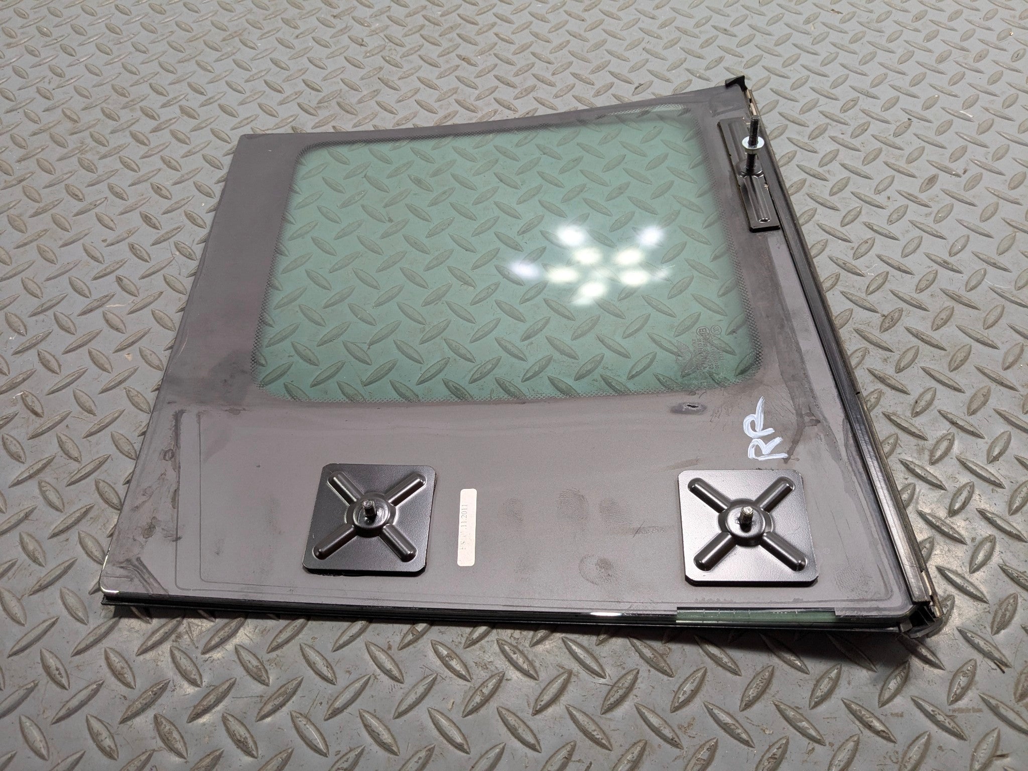 11 - 14 MINI COOPER CLUBMAN OEM QUARTER WINDOW GLASS REAR RIGHT PASSENGER SIDE