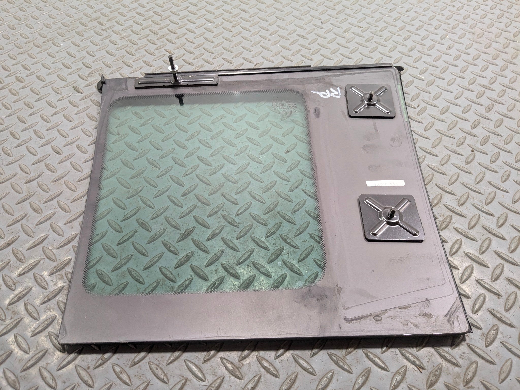 11 - 14 MINI COOPER CLUBMAN OEM QUARTER WINDOW GLASS REAR RIGHT PASSENGER SIDE