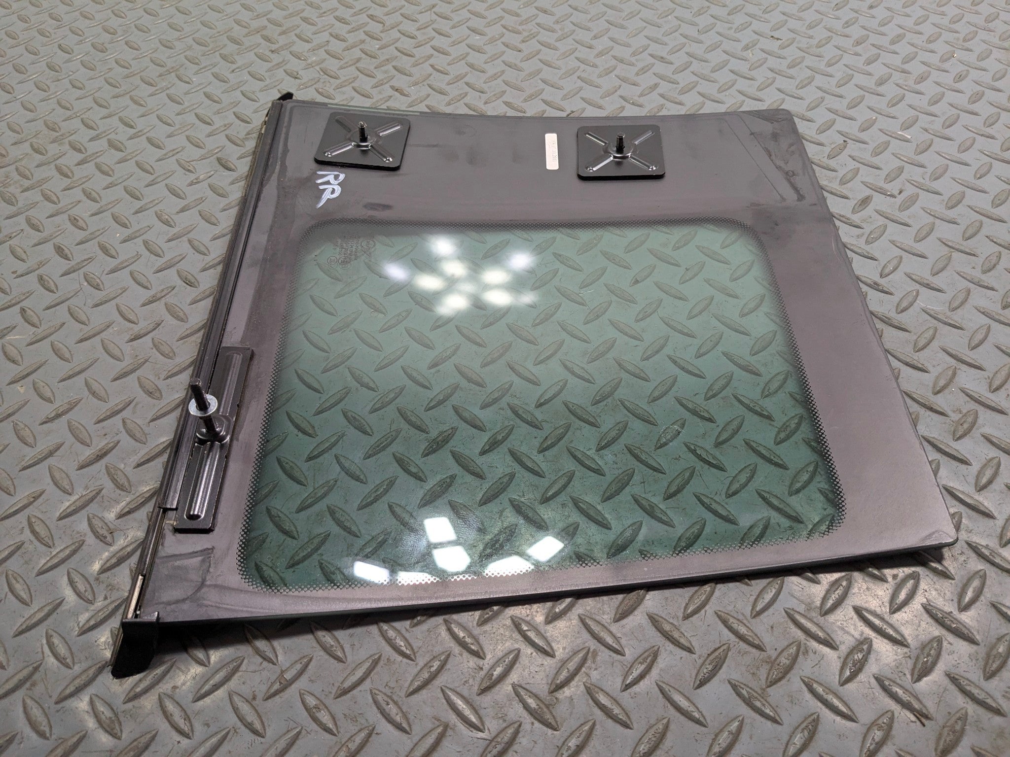 11 - 14 MINI COOPER CLUBMAN OEM QUARTER WINDOW GLASS REAR RIGHT PASSENGER SIDE