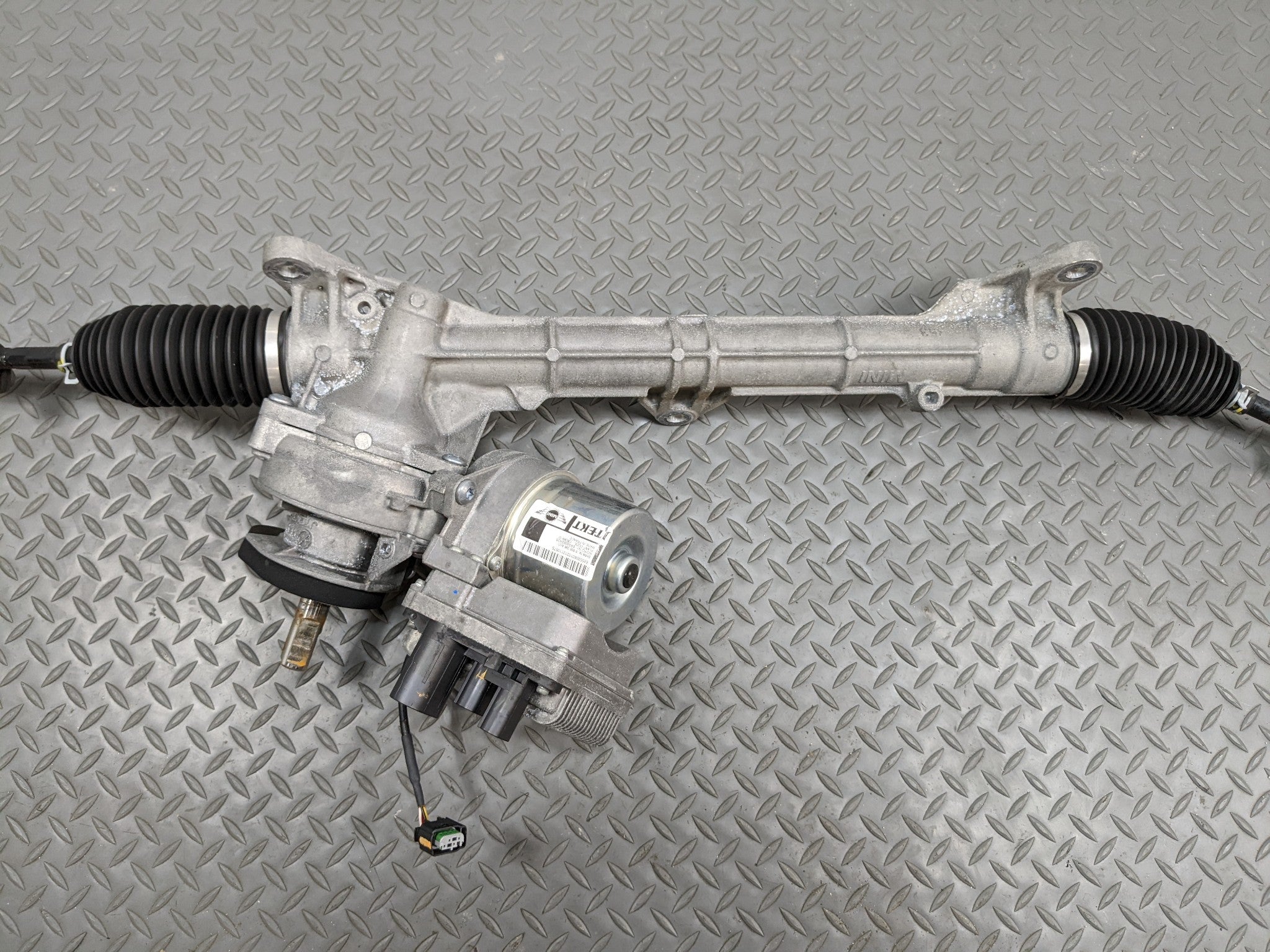 2011 - 2014 MINI COOPER CLUBMAN OEM POWER STEERING GEAR RACK AND PINION ASSEMBLY