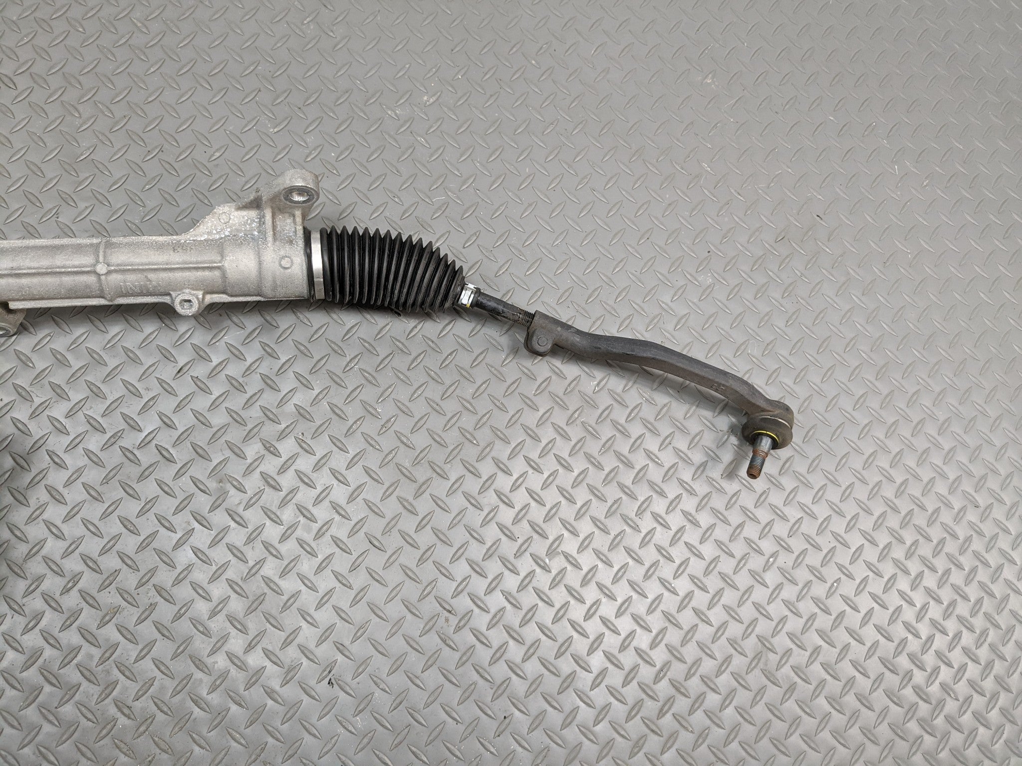 2011 - 2014 MINI COOPER CLUBMAN OEM POWER STEERING GEAR RACK AND PINION ASSEMBLY