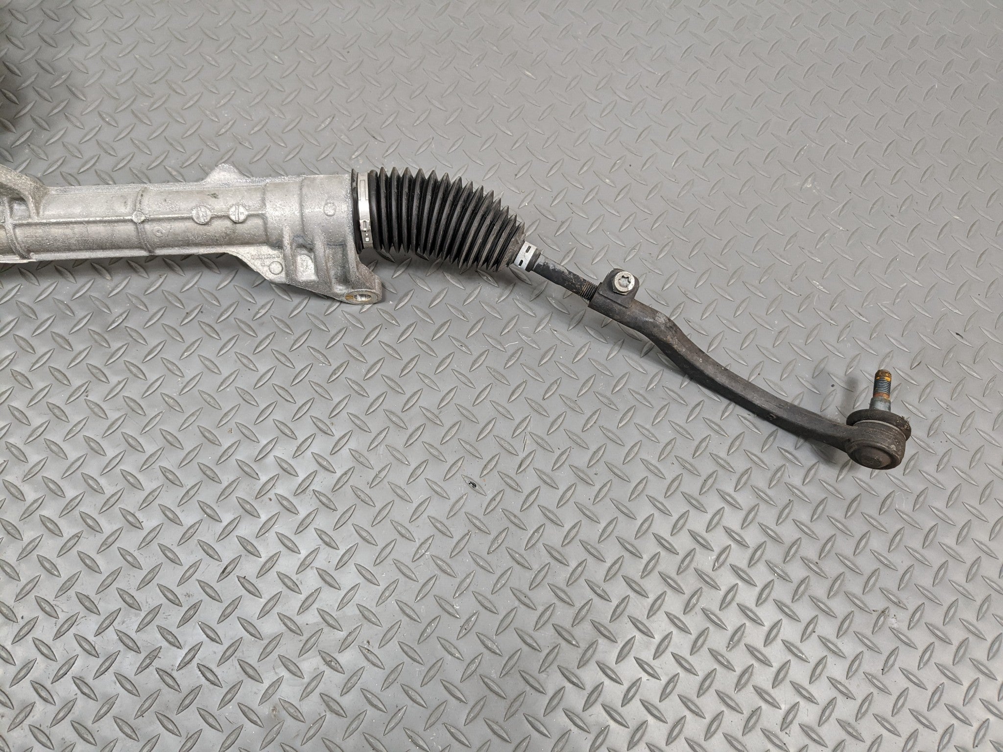 2011 - 2014 MINI COOPER CLUBMAN OEM POWER STEERING GEAR RACK AND PINION ASSEMBLY