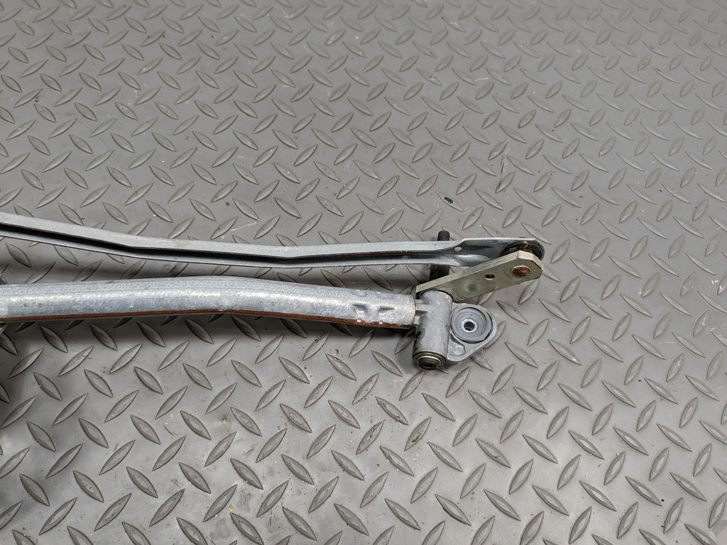 11 - 14 MINI COOPER CLUBMAN OEM WINDSHEILD WIPER TRANSMISSION LINKAGE WITH MOTOR