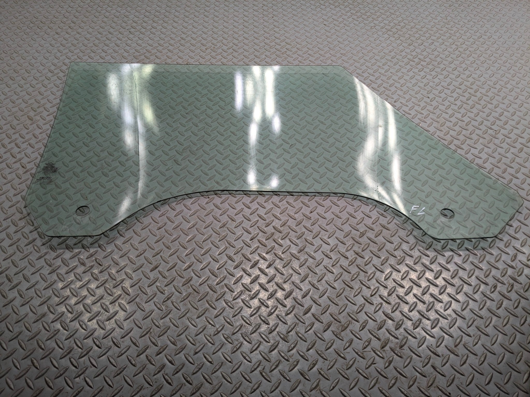 2011 - 2014 MINI COOPER CLUBMAN OEM DOOR WINDOW GLASS FRONT LEFT DRIVER SIDE