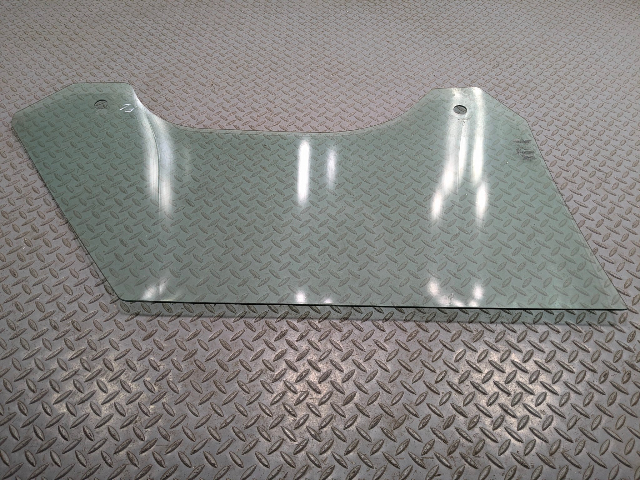 2011 - 2014 MINI COOPER CLUBMAN OEM DOOR WINDOW GLASS FRONT LEFT DRIVER SIDE