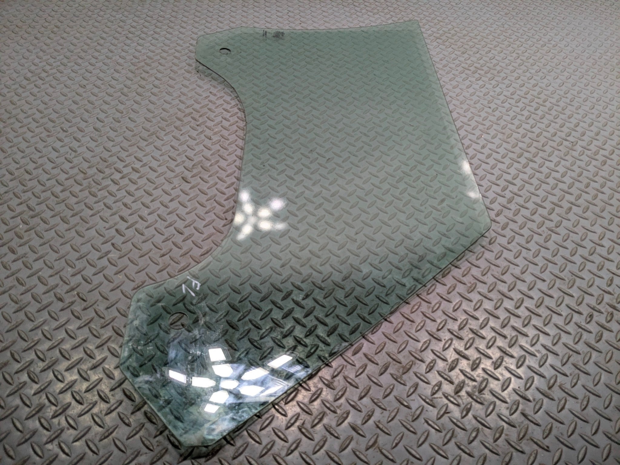 2011 - 2014 MINI COOPER CLUBMAN OEM DOOR WINDOW GLASS FRONT LEFT DRIVER SIDE