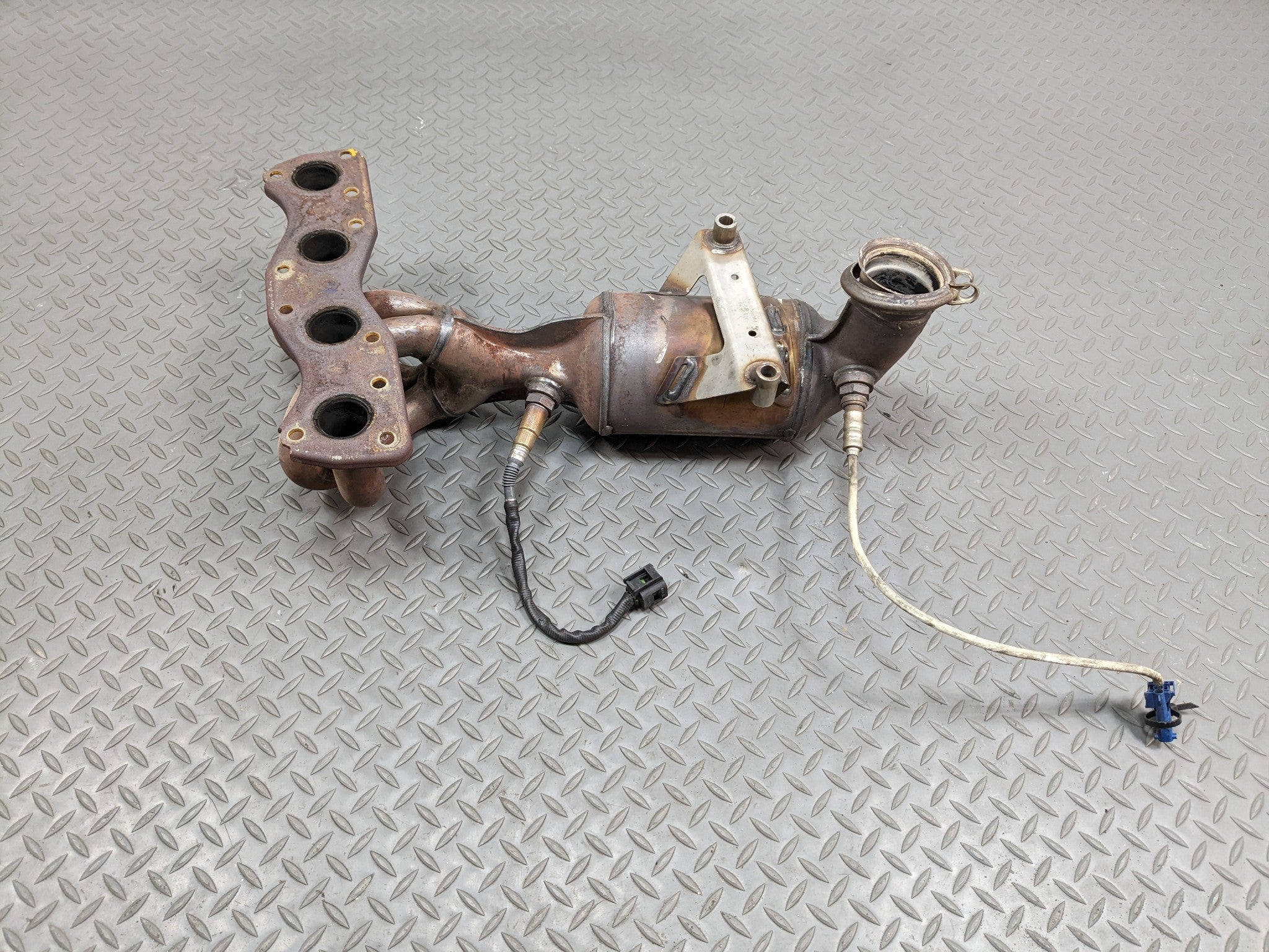 2011 - 2014 MINI COOPER CLUBMAN OEM EXHAUST MANIFOLD DOWNPIPE ASSEMBLY