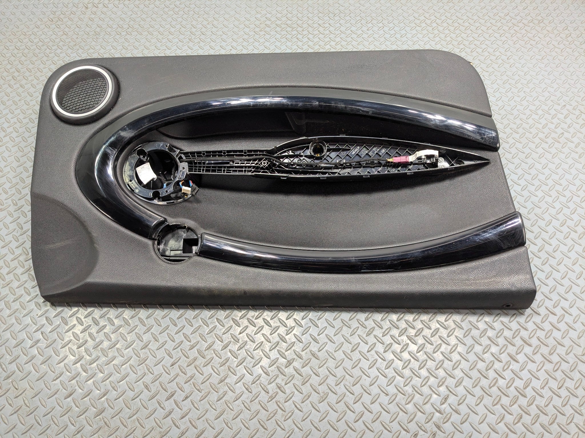 2011 - 2014 MINI COOPER CLUBMAN OEM INTERIOR DOOR PANEL TRIM FRONT LEFT SIDE