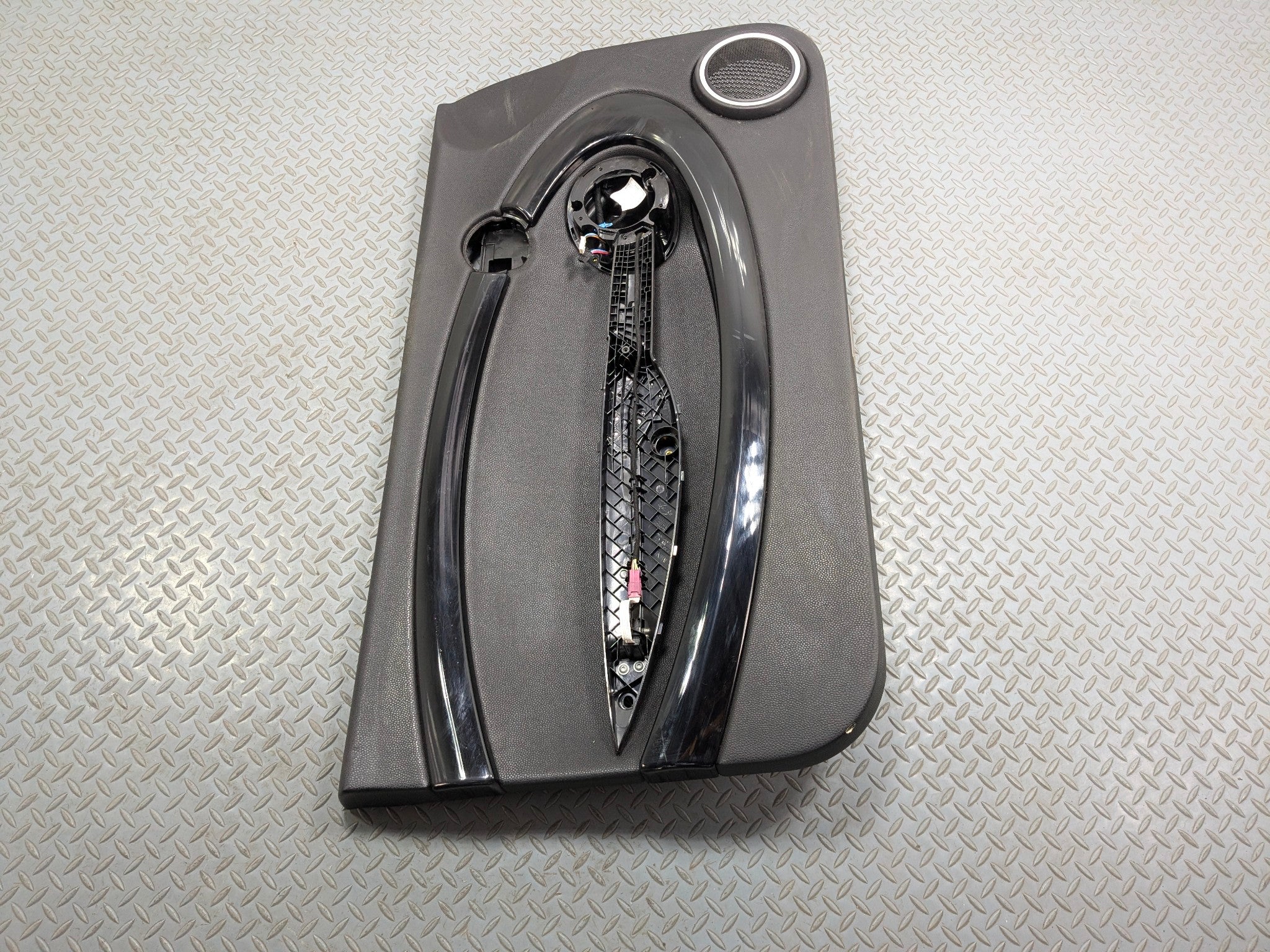 2011 - 2014 MINI COOPER CLUBMAN OEM INTERIOR DOOR PANEL TRIM FRONT LEFT SIDE