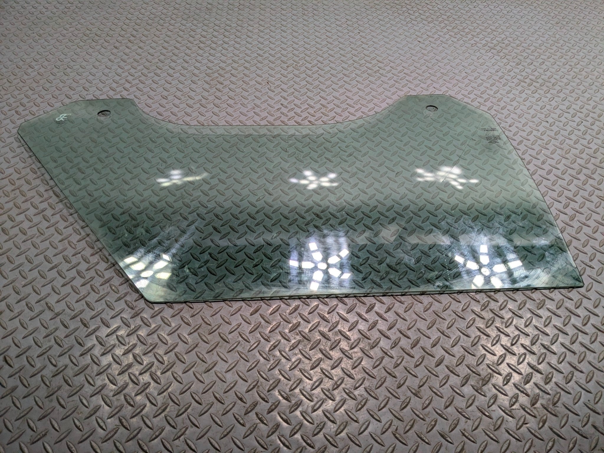 2011 - 2014 MINI COOPER CLUBMAN OEM DOOR WINDOW GLASS FRONT RIGHT PASSENGER SIDE