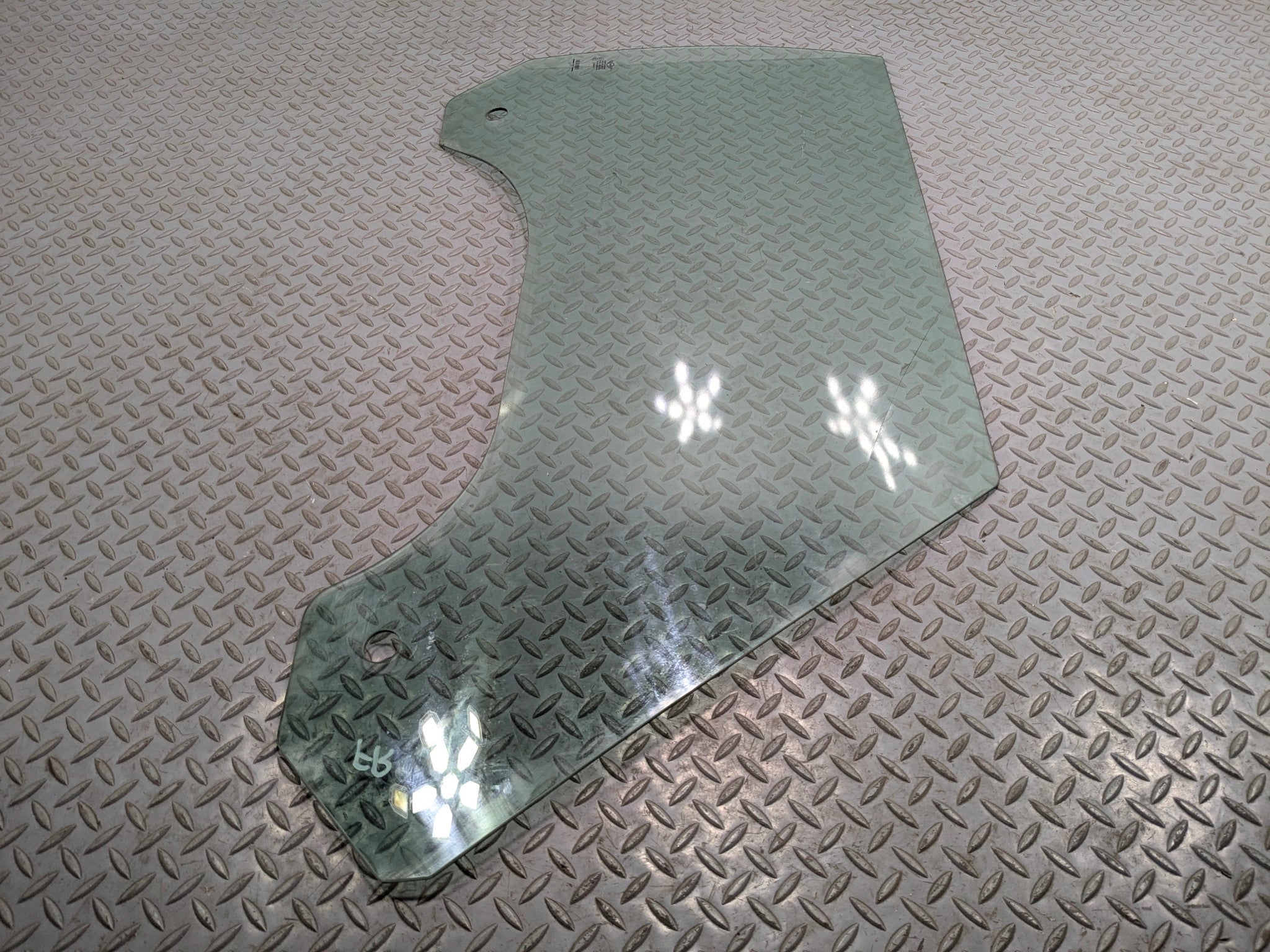 2011 - 2014 MINI COOPER CLUBMAN OEM DOOR WINDOW GLASS FRONT RIGHT PASSENGER SIDE