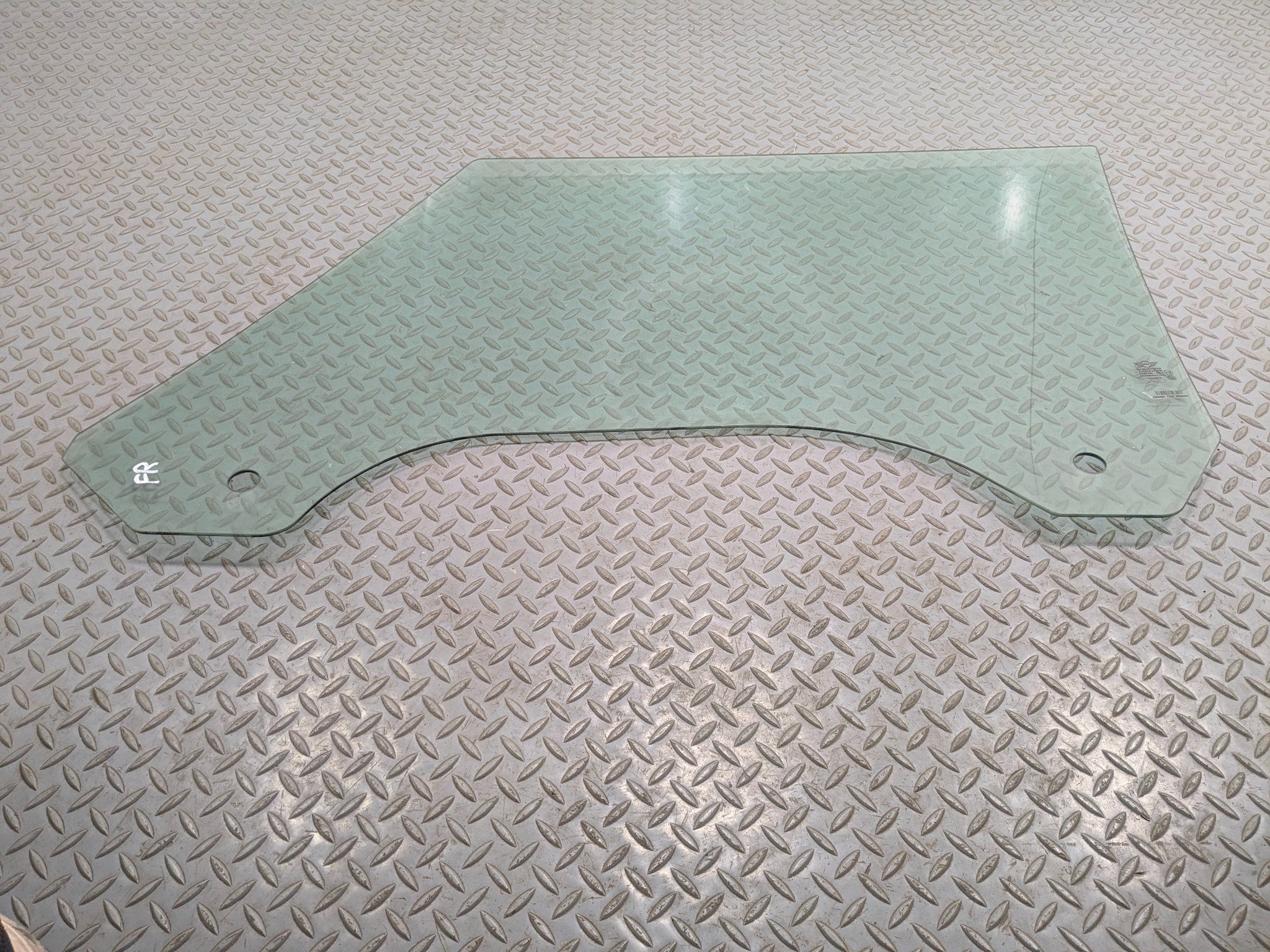 2011 - 2014 MINI COOPER CLUBMAN OEM DOOR WINDOW GLASS FRONT RIGHT PASSENGER SIDE