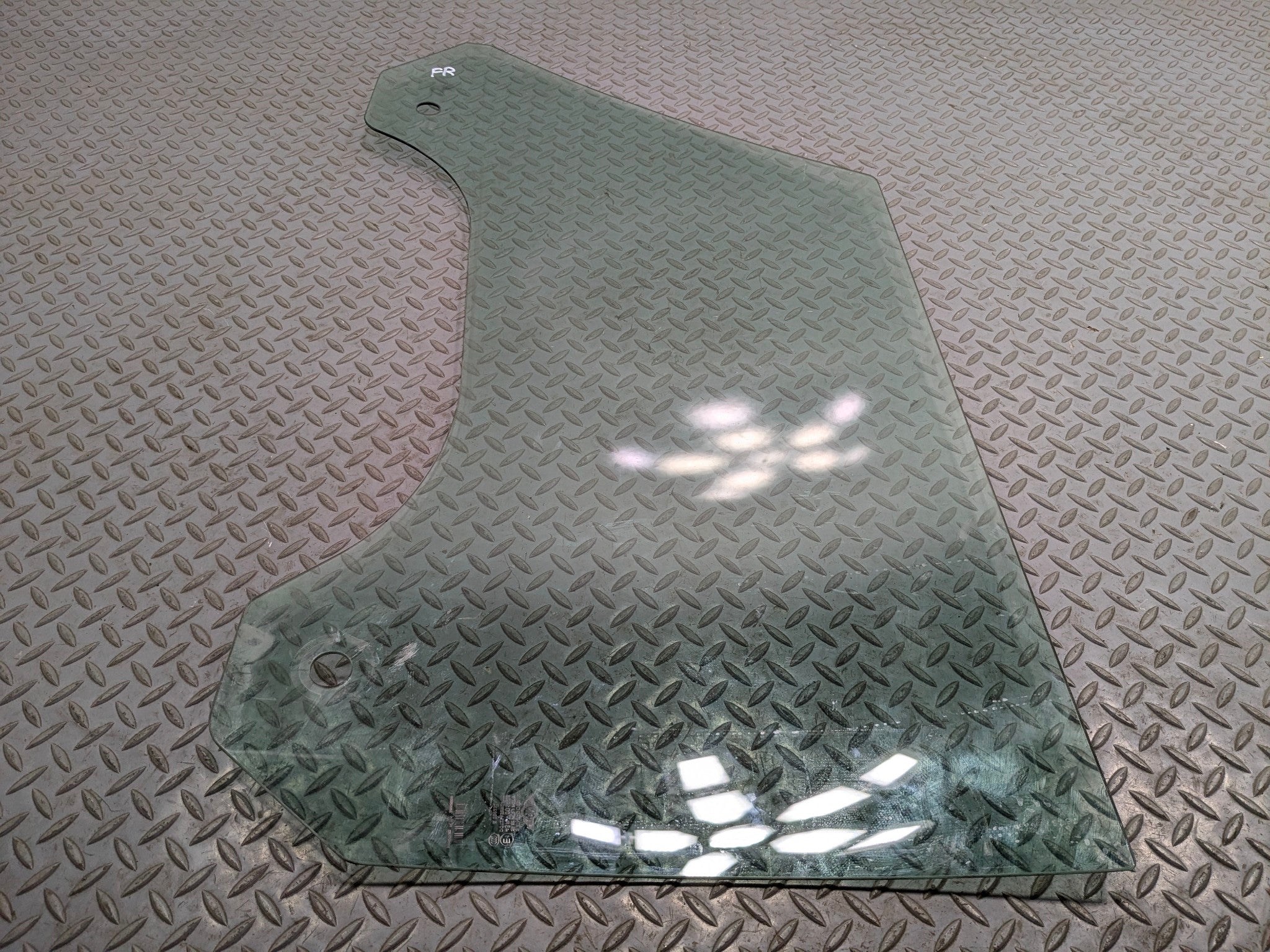 2011 - 2014 MINI COOPER CLUBMAN OEM DOOR WINDOW GLASS FRONT RIGHT PASSENGER SIDE