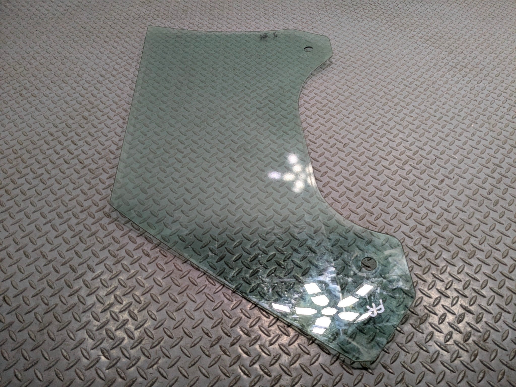 2011 - 2014 MINI COOPER CLUBMAN OEM DOOR WINDOW GLASS FRONT RIGHT PASSENGER SIDE