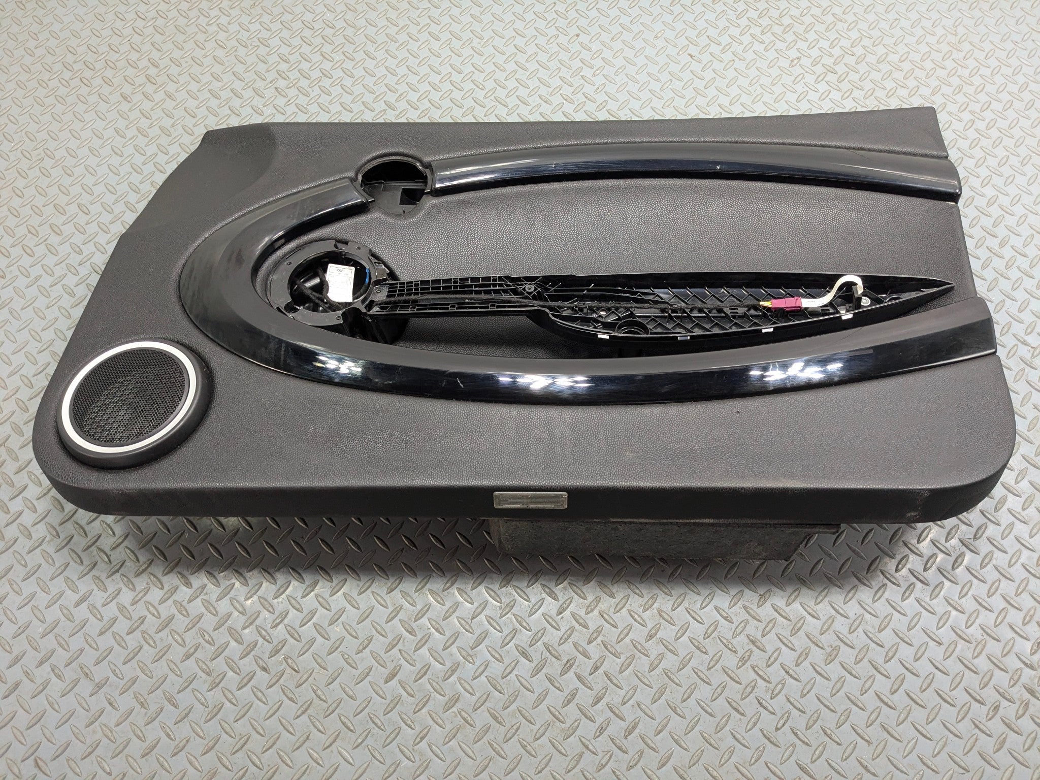 2011 - 2014 MINI COOPER CLUBMAN OEM INTERIOR DOOR PANEL TRIM FRONT RIGHT SIDE