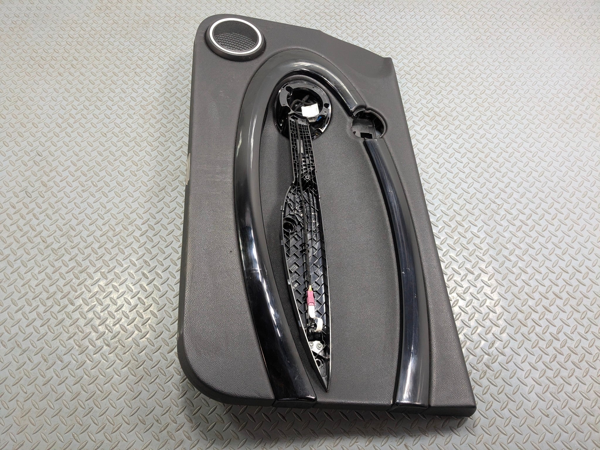 2011 - 2014 MINI COOPER CLUBMAN OEM INTERIOR DOOR PANEL TRIM FRONT RIGHT SIDE